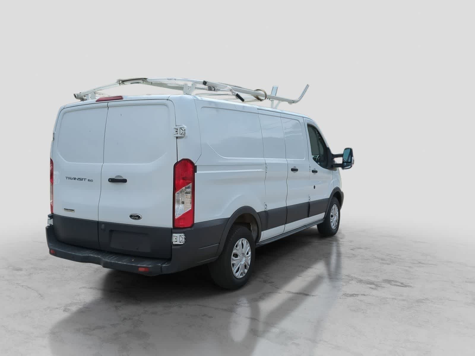 Thumbnail: 2018 Ford Transit Series - 8