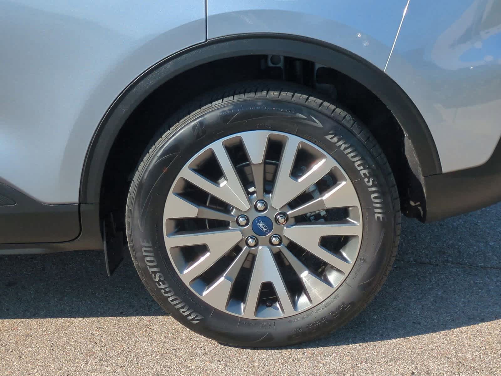 Thumbnail: 2022 Ford Escape - 14