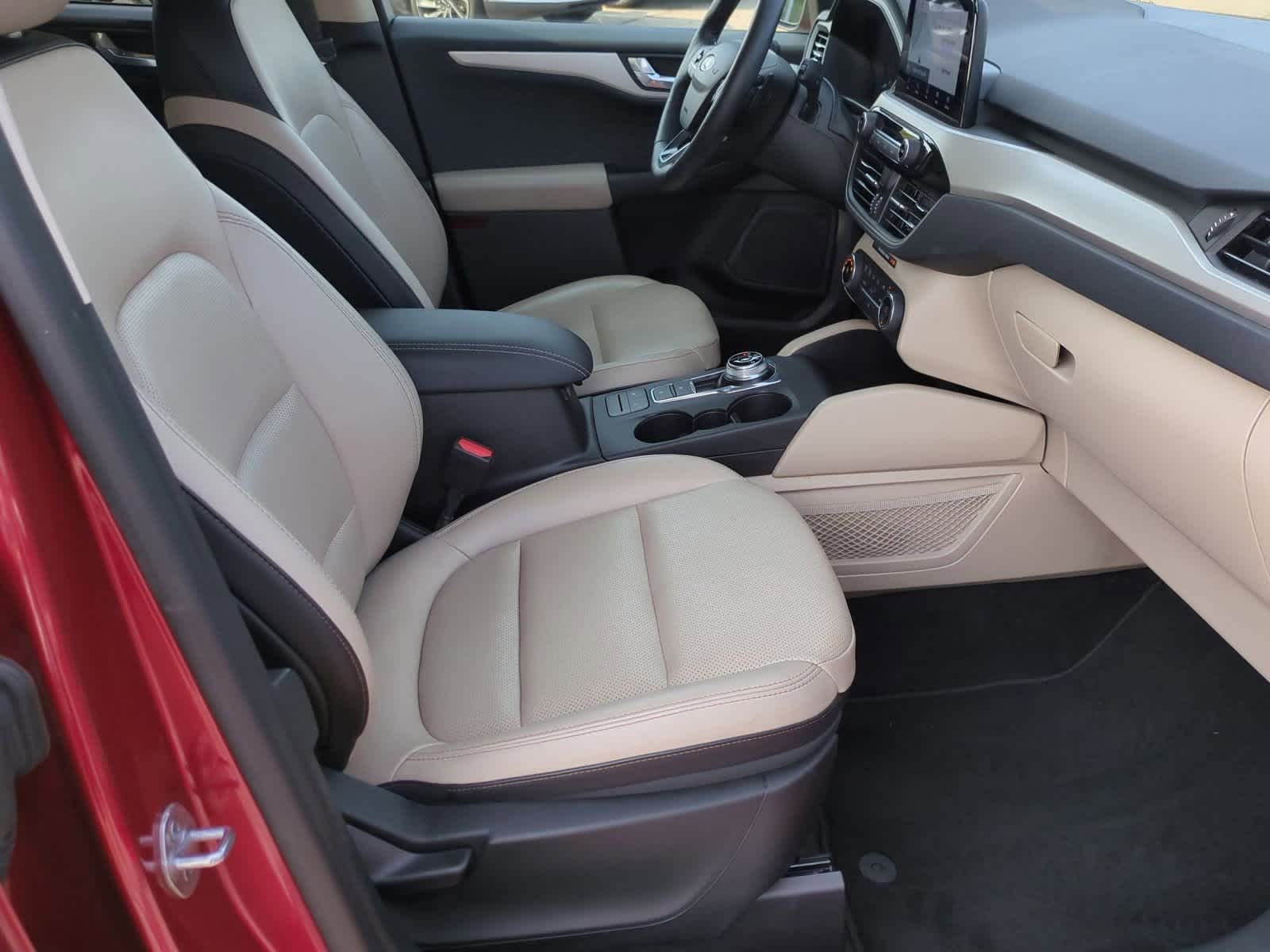 Thumbnail: 2020 Ford Escape - 21