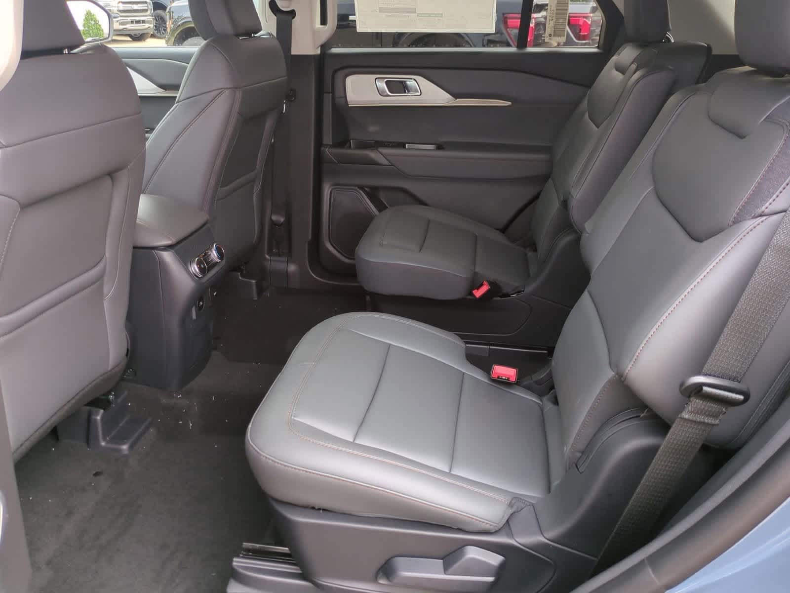 2025 Ford Explorer Active 20