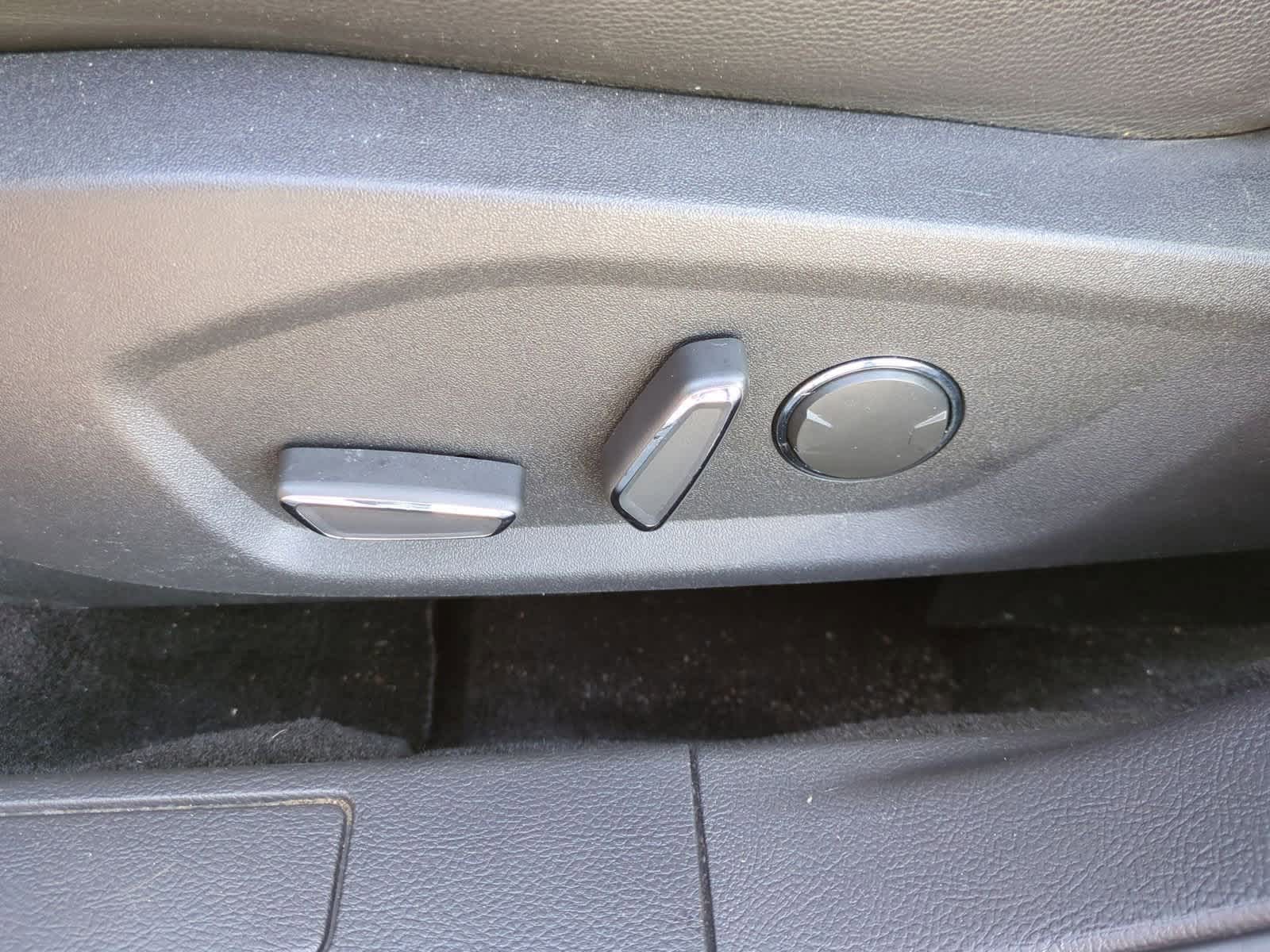 2015 Ford Fusion SE 17