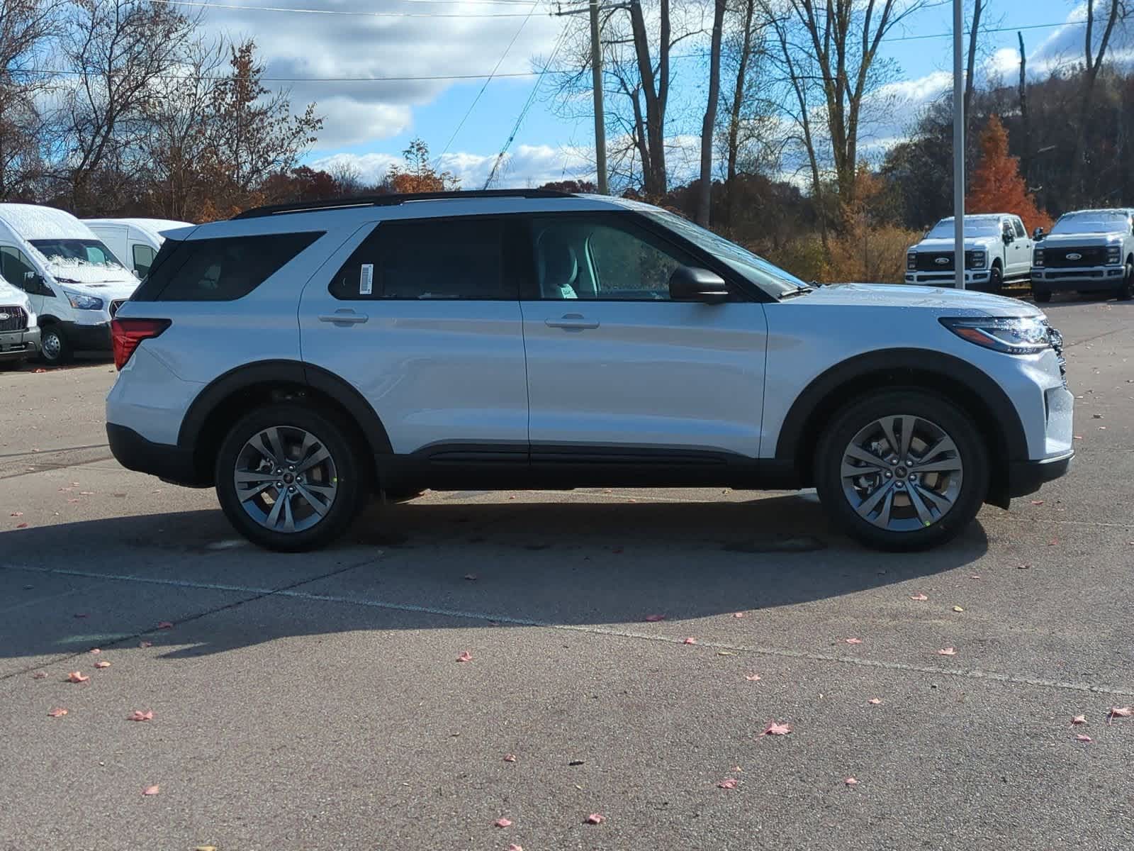 Thumbnail: 2026 Ford Explorer - 9