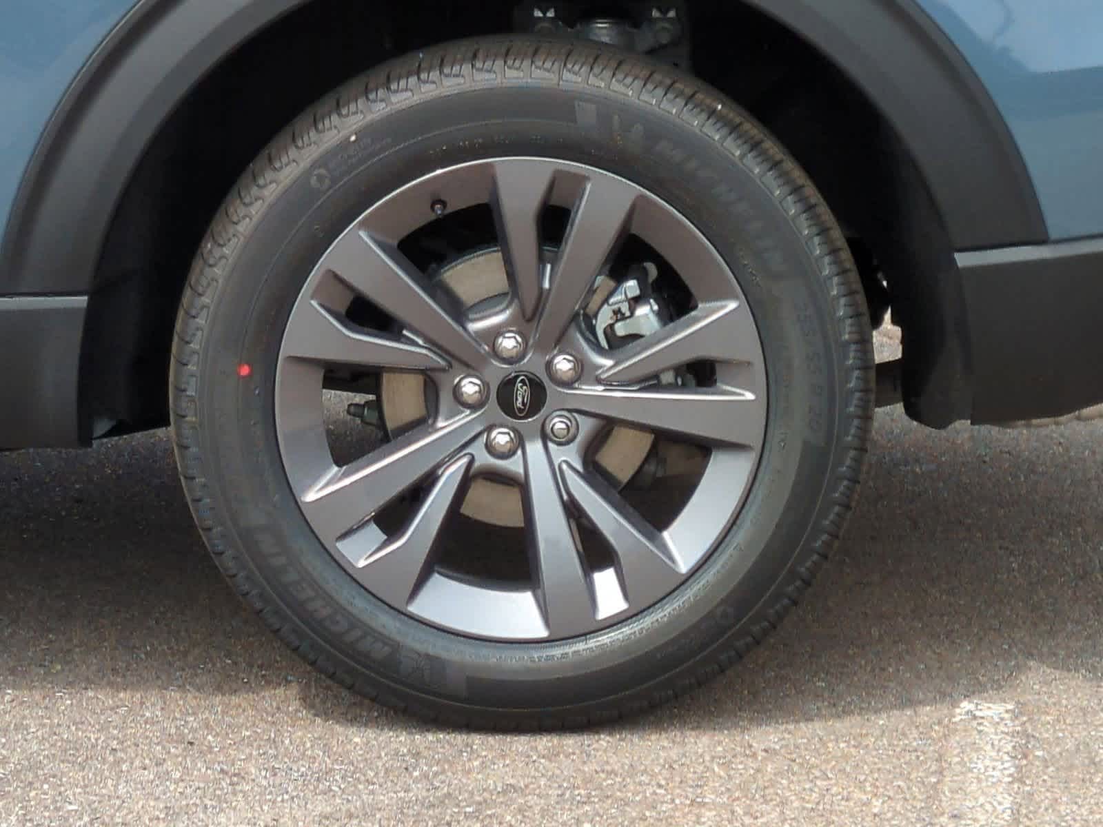2025 Ford Explorer Active 14