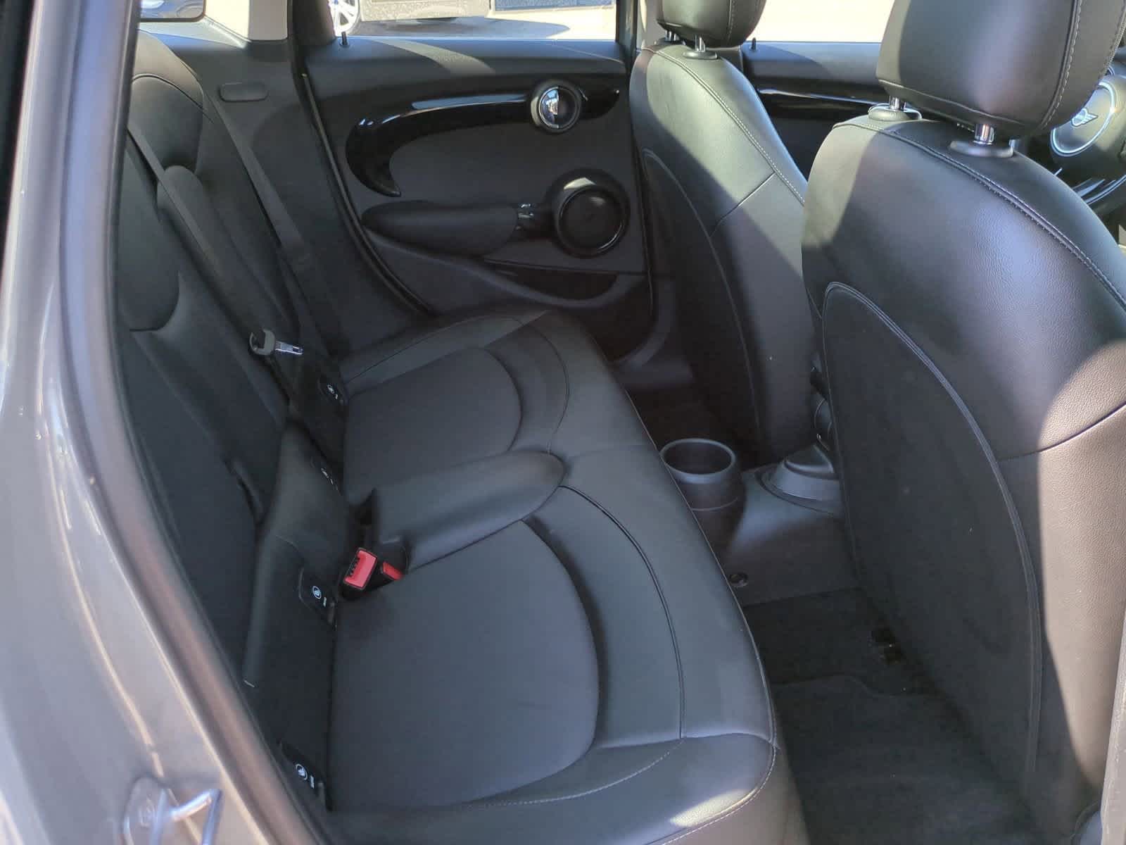 Thumbnail: 2019 MINI Cooper Hardtop - 21