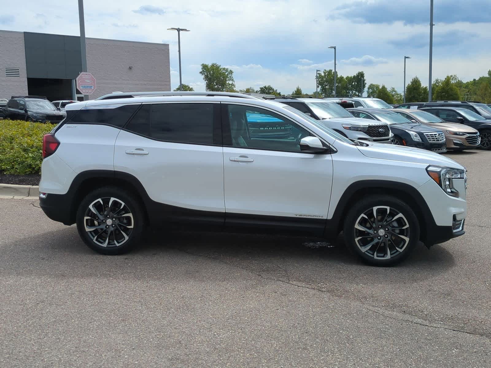 Thumbnail: 2022 GMC Terrain - 9