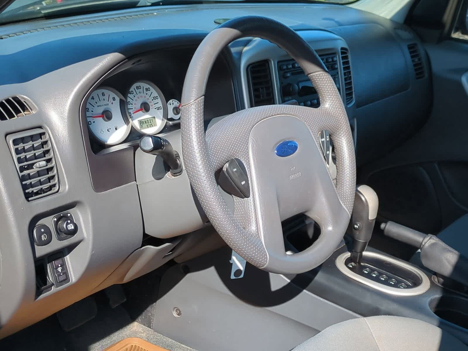 Thumbnail: 2006 Ford Escape - 10
