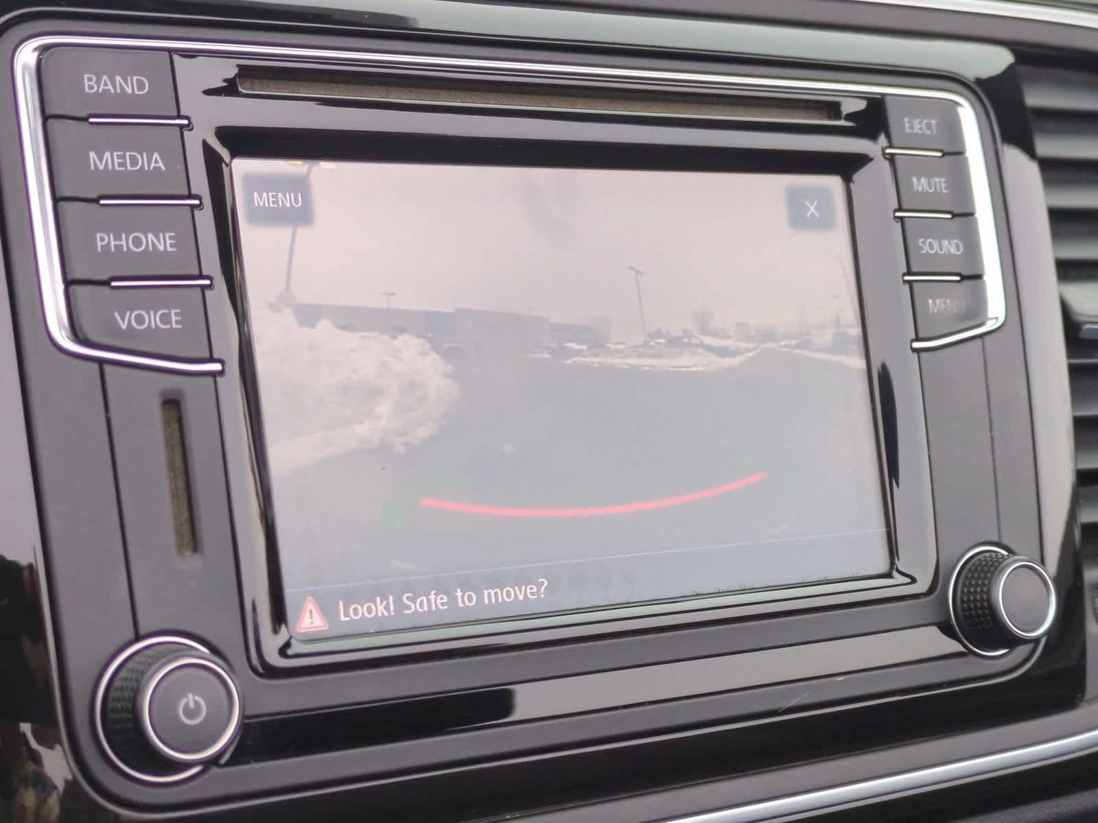 Thumbnail: 2017 Volkswagen Beetle - 29