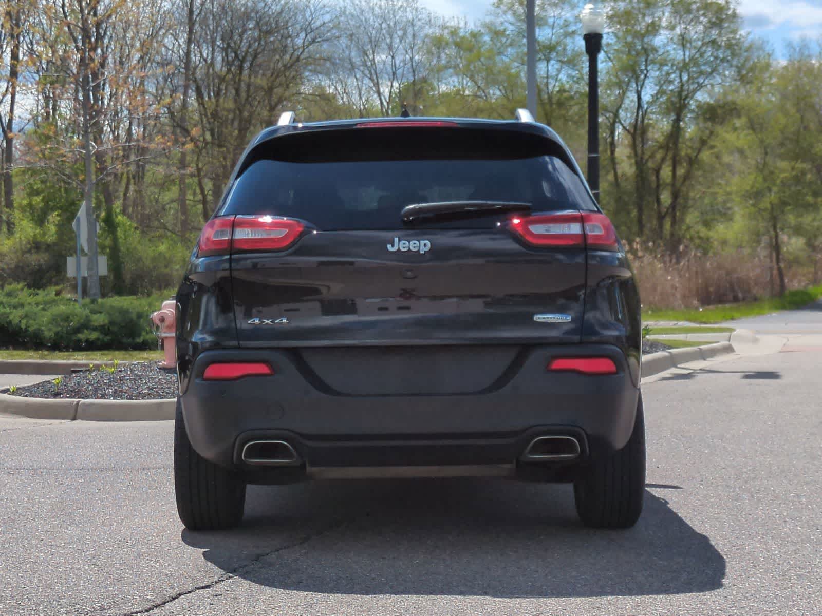 Thumbnail: 2016 Jeep Cherokee - 7