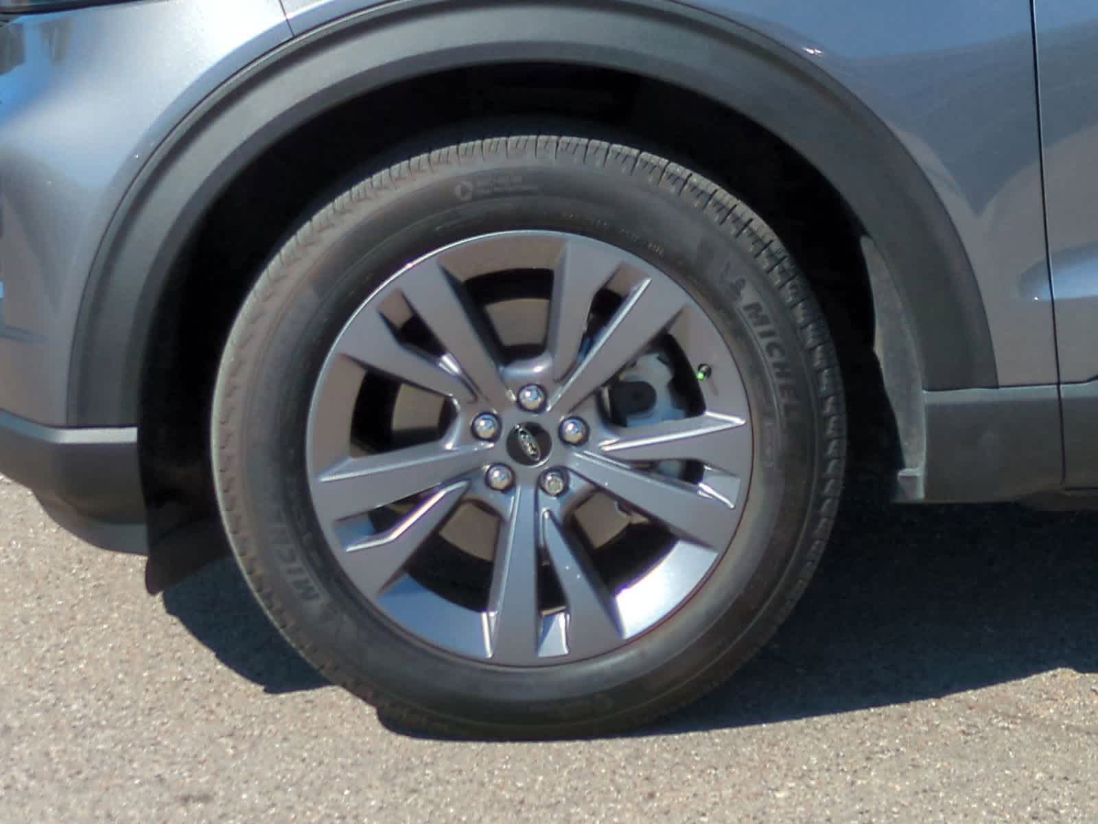 Thumbnail: 2022 Ford Explorer - 14