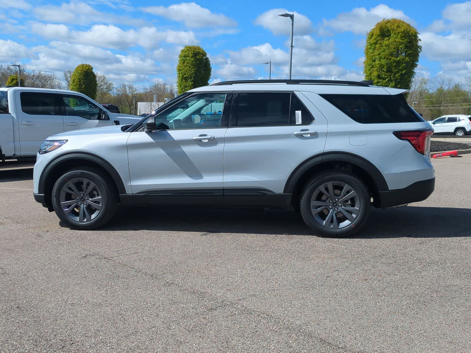 Thumbnail: 2026 Ford Explorer - 5