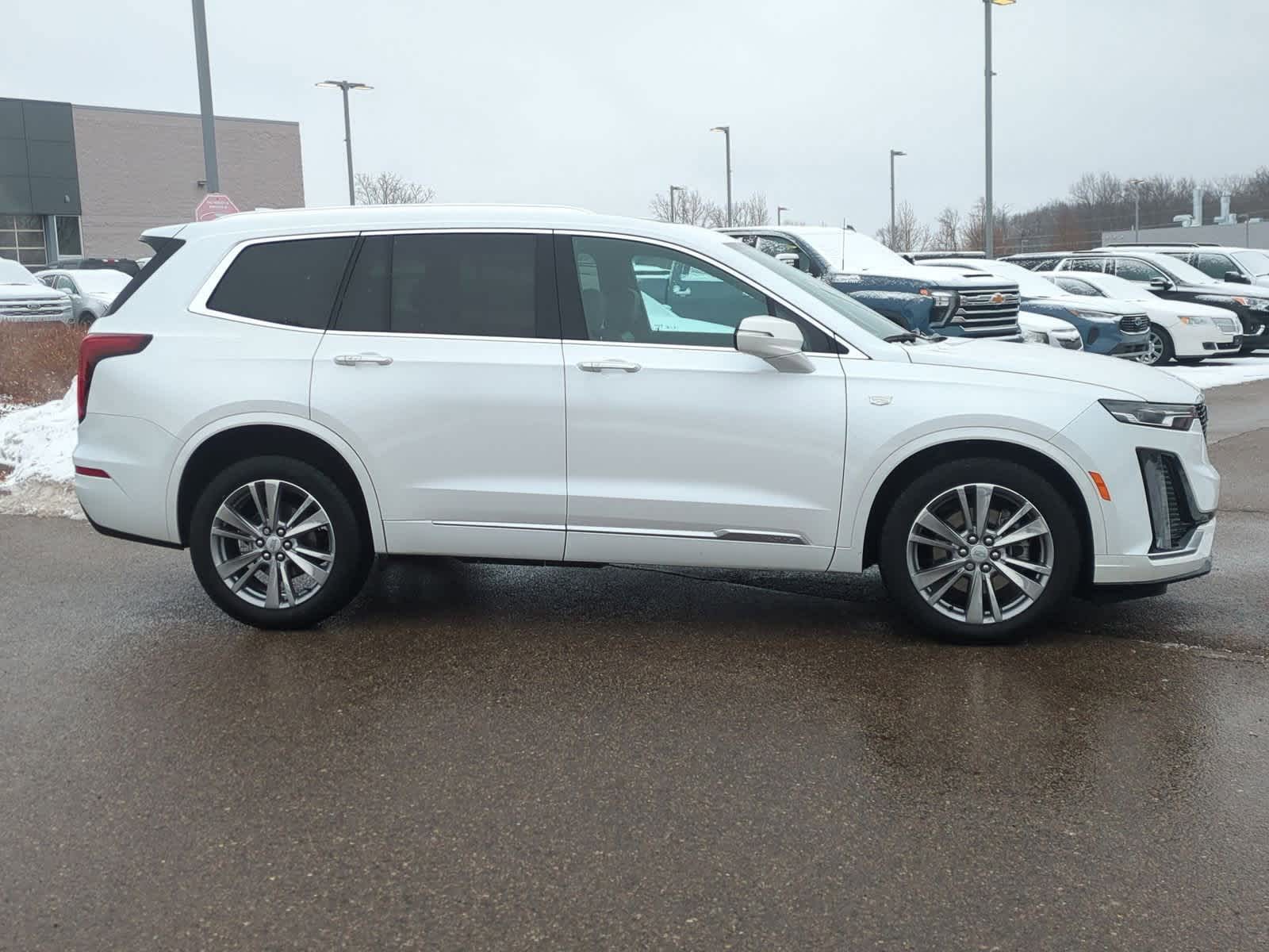 Thumbnail: 2024 Cadillac XT6 - 9