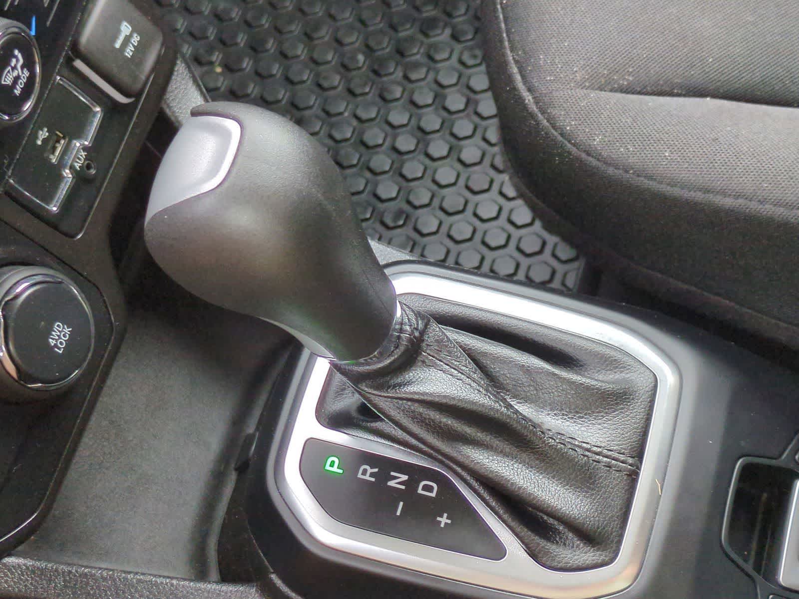 Thumbnail: 2020 Jeep Renegade - 31