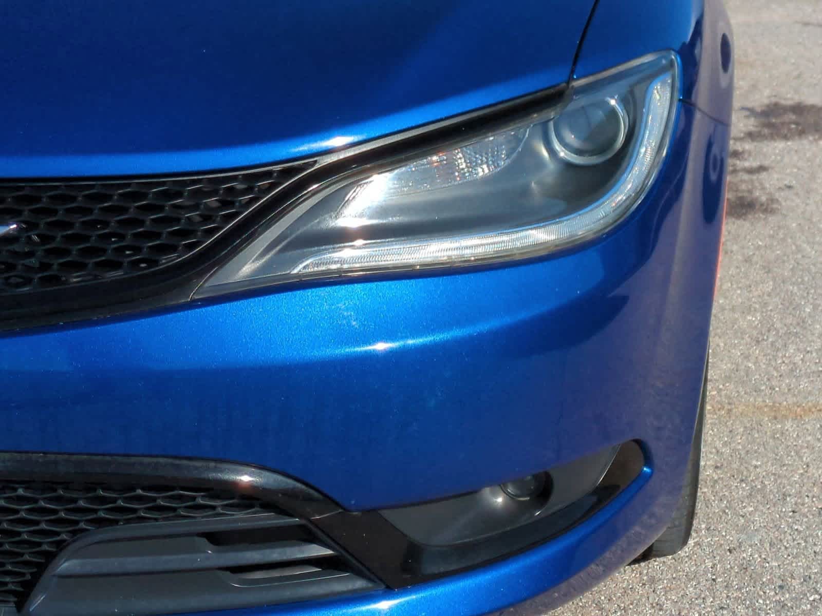 Thumbnail: 2016 Chrysler 200 - 11