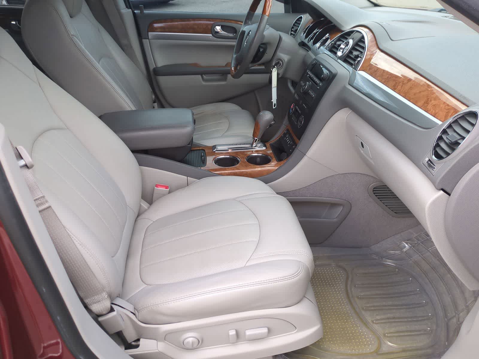 Thumbnail: 2011 Buick Enclave - 21