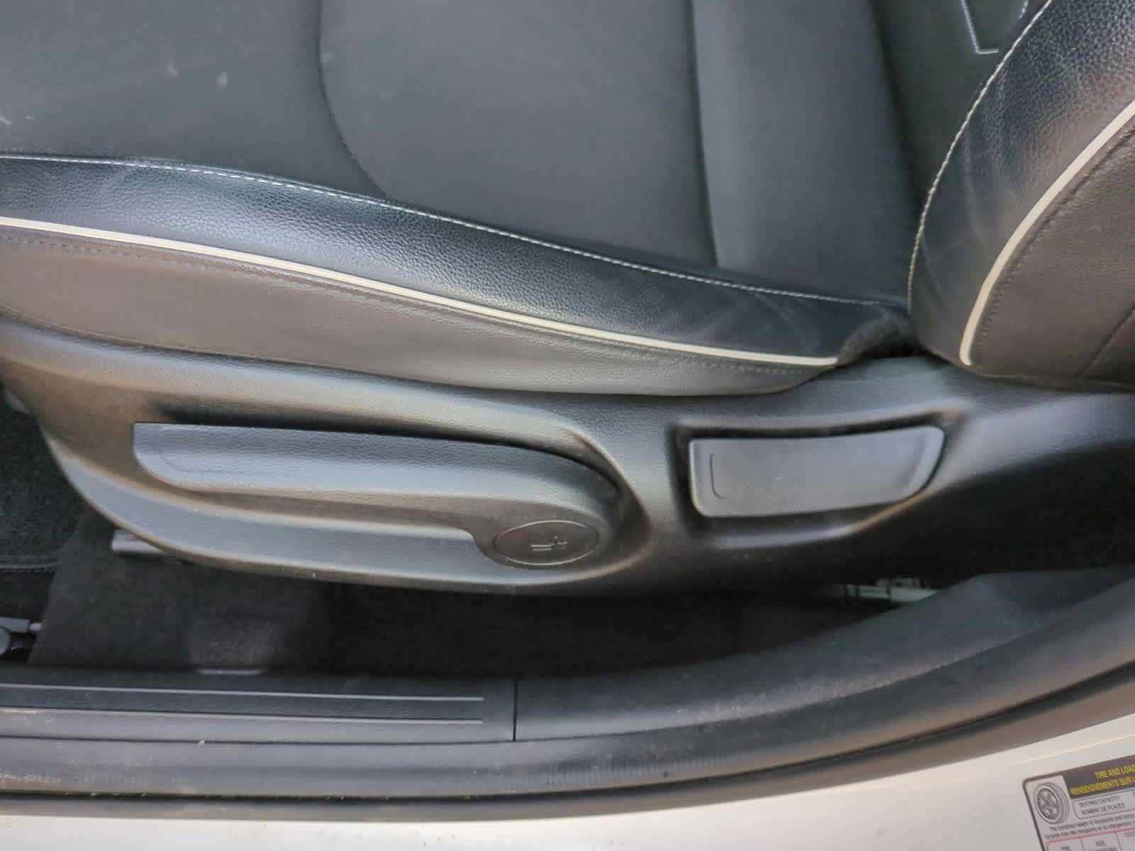 Thumbnail: 2023 Kia Forte - 17