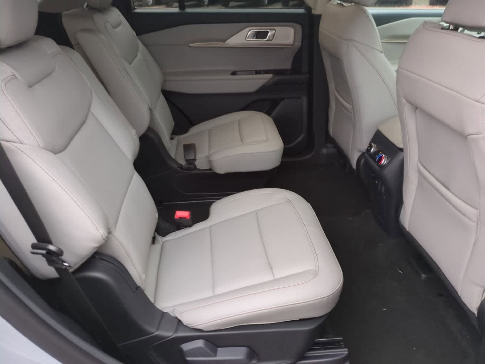 Thumbnail: 2026 Ford Explorer - 20