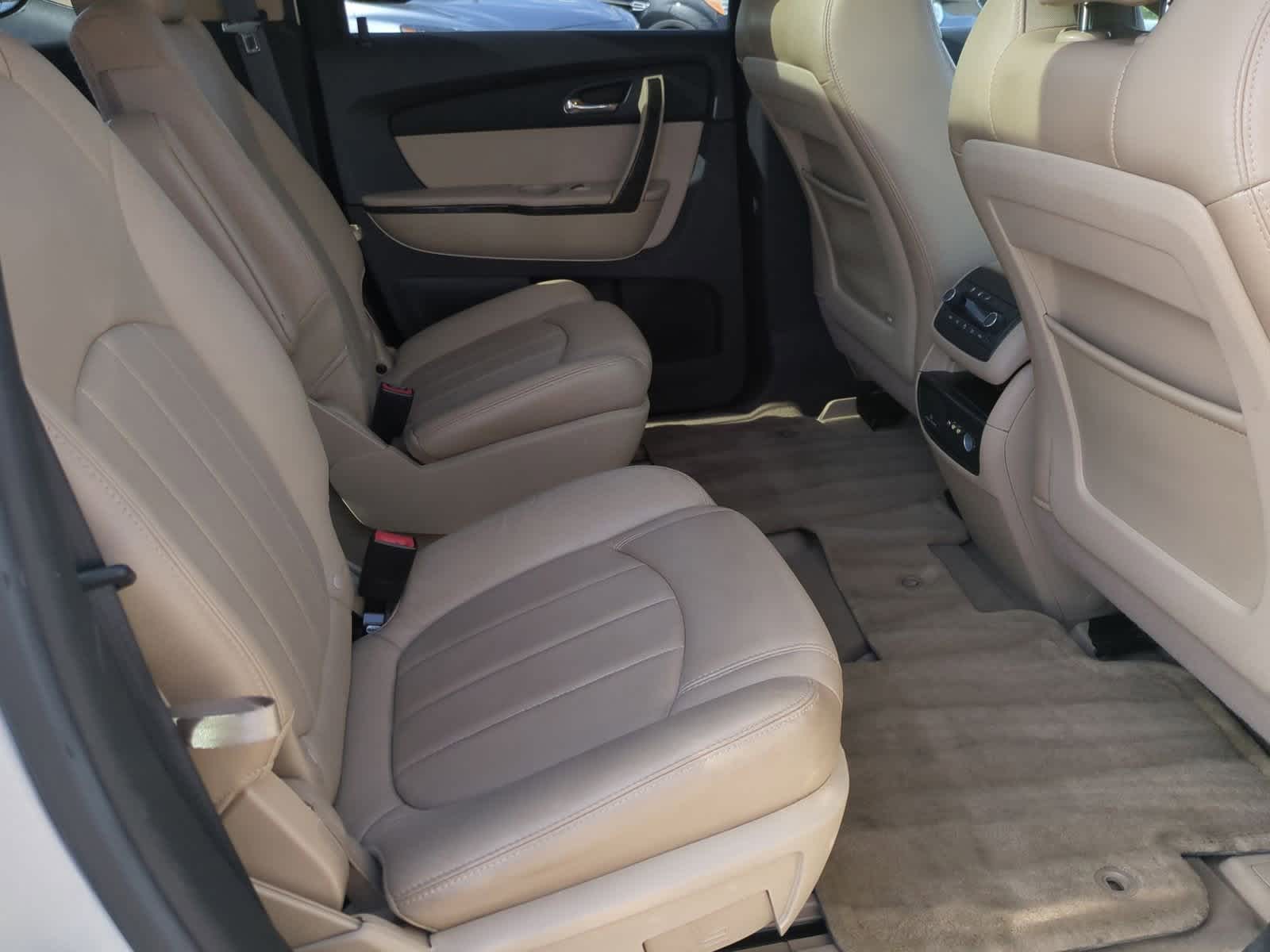 Thumbnail: 2011 GMC Acadia - 21