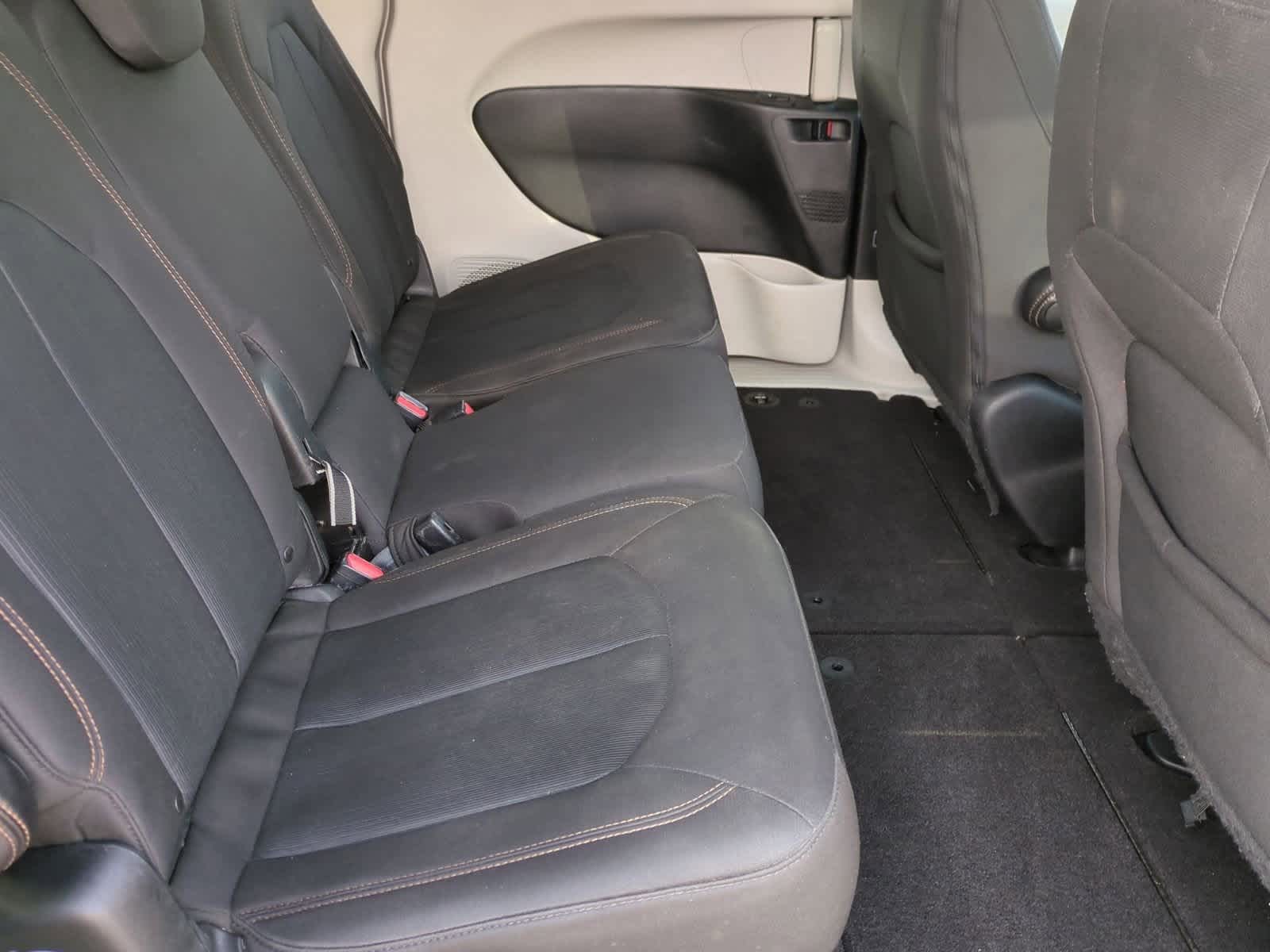 Thumbnail: 2018 Chrysler Pacifica - 20