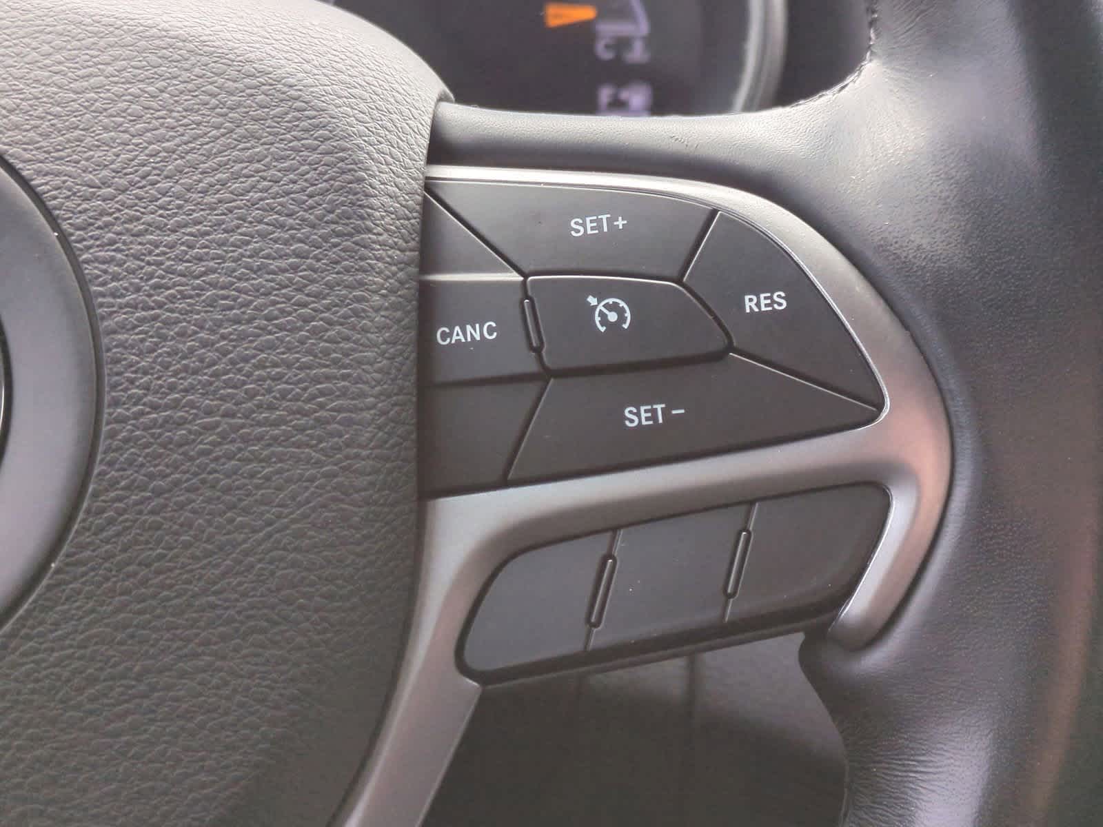 Thumbnail: 2020 Jeep Grand Cherokee - 24