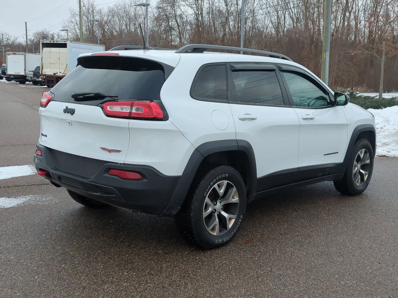 Thumbnail: 2017 Jeep Cherokee - 8
