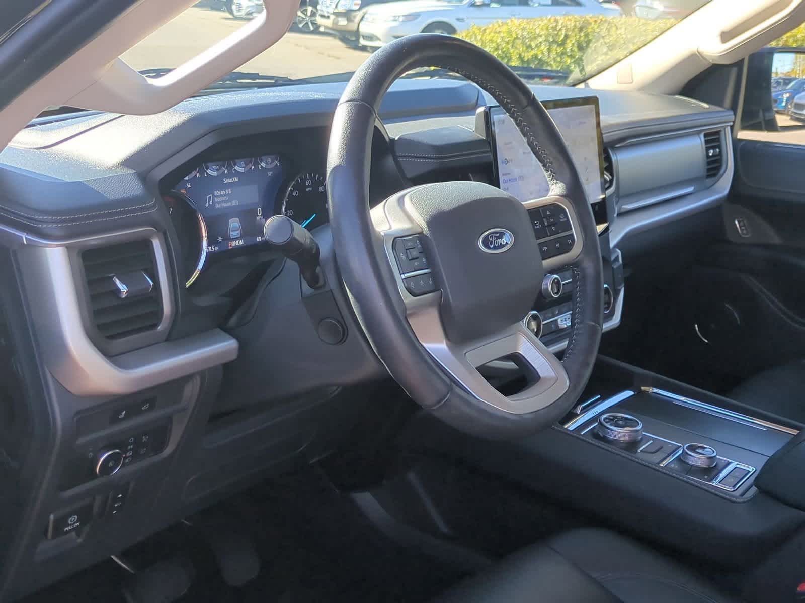 Thumbnail: 2022 Ford Expedition - 10