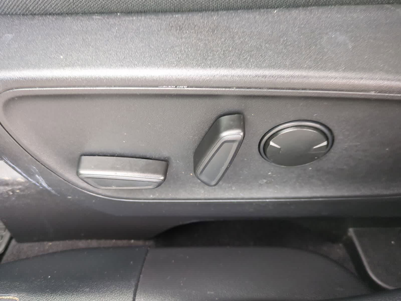 Thumbnail: 2022 Ford Escape - 17