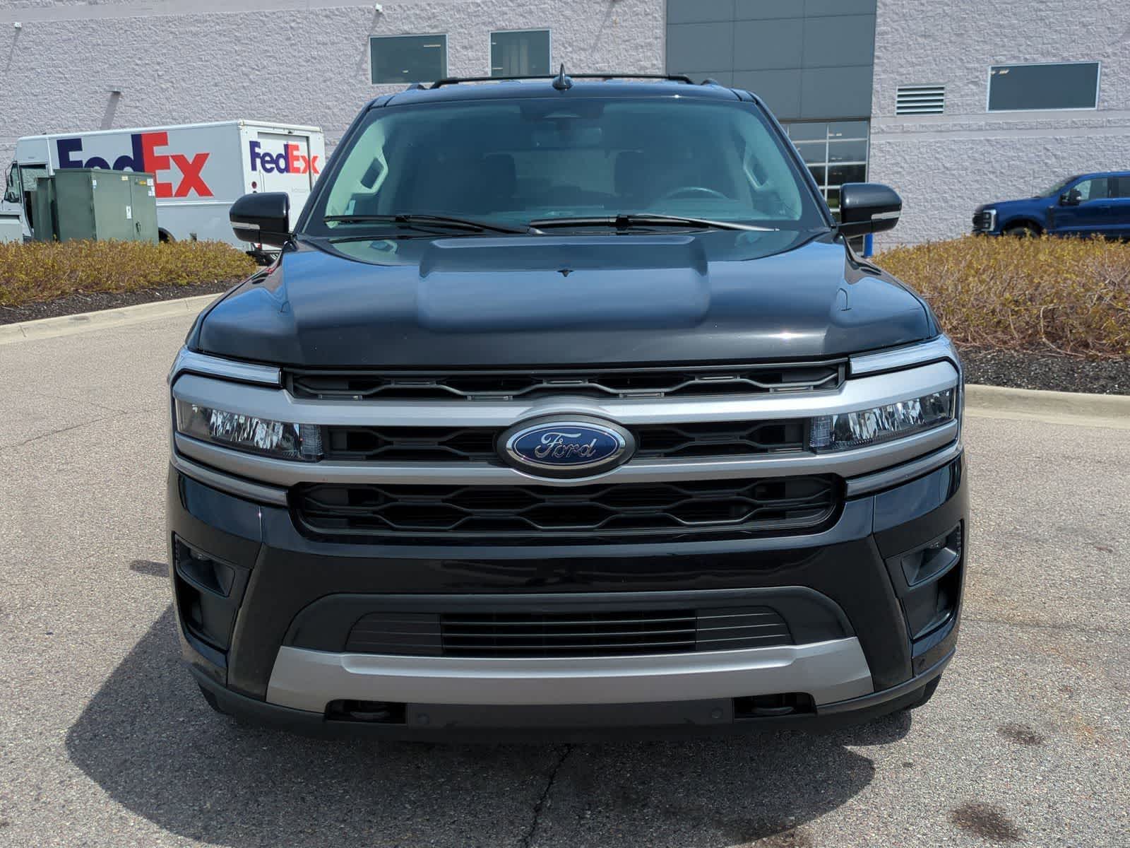 Thumbnail: 2022 Ford Expedition - 3
