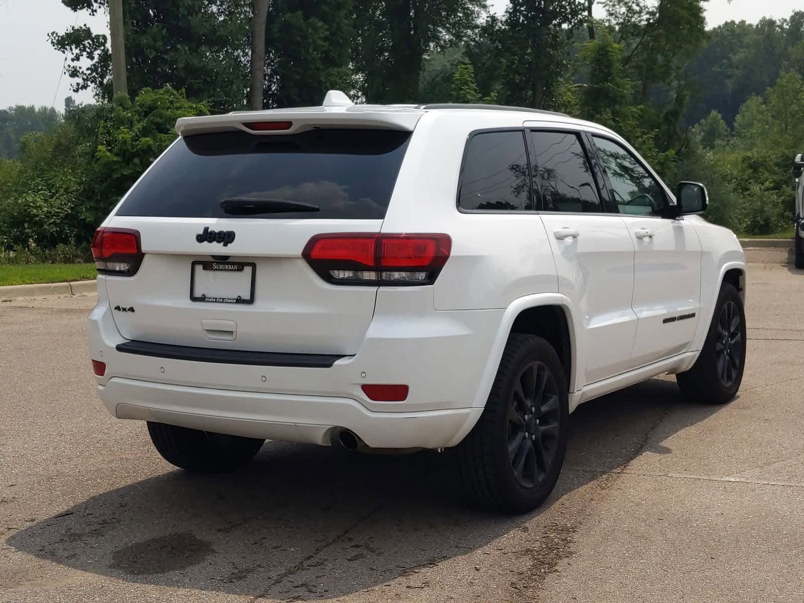 Thumbnail: 2020 Jeep Grand Cherokee - 8