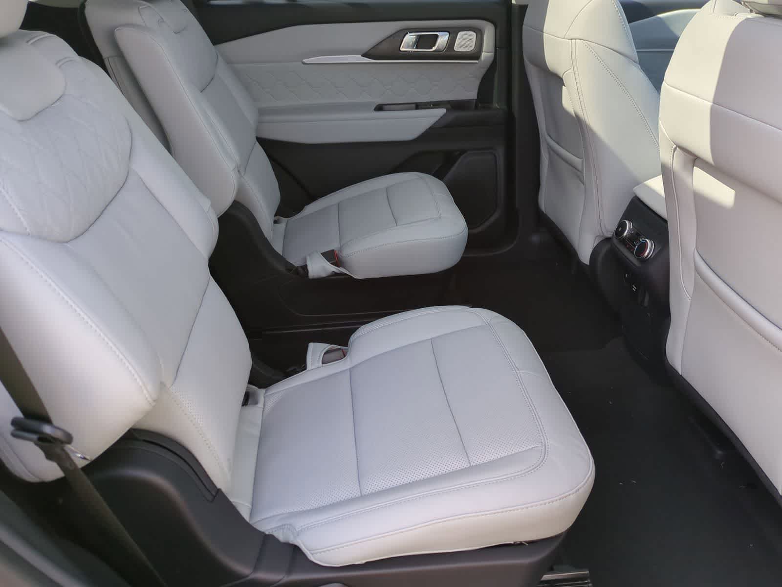 Thumbnail: 2026 Ford Explorer - 21