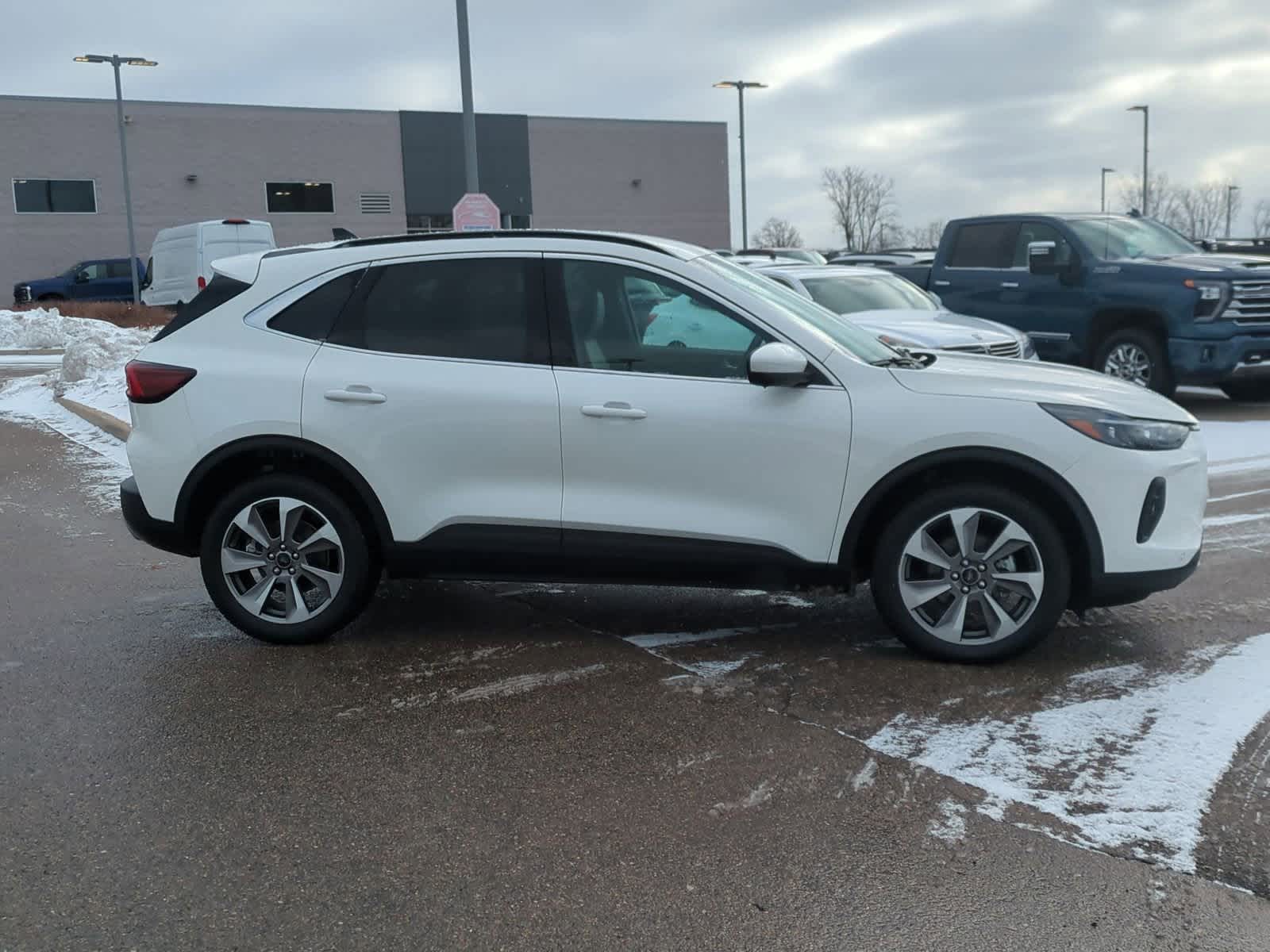 Thumbnail: 2024 Ford Escape - 9