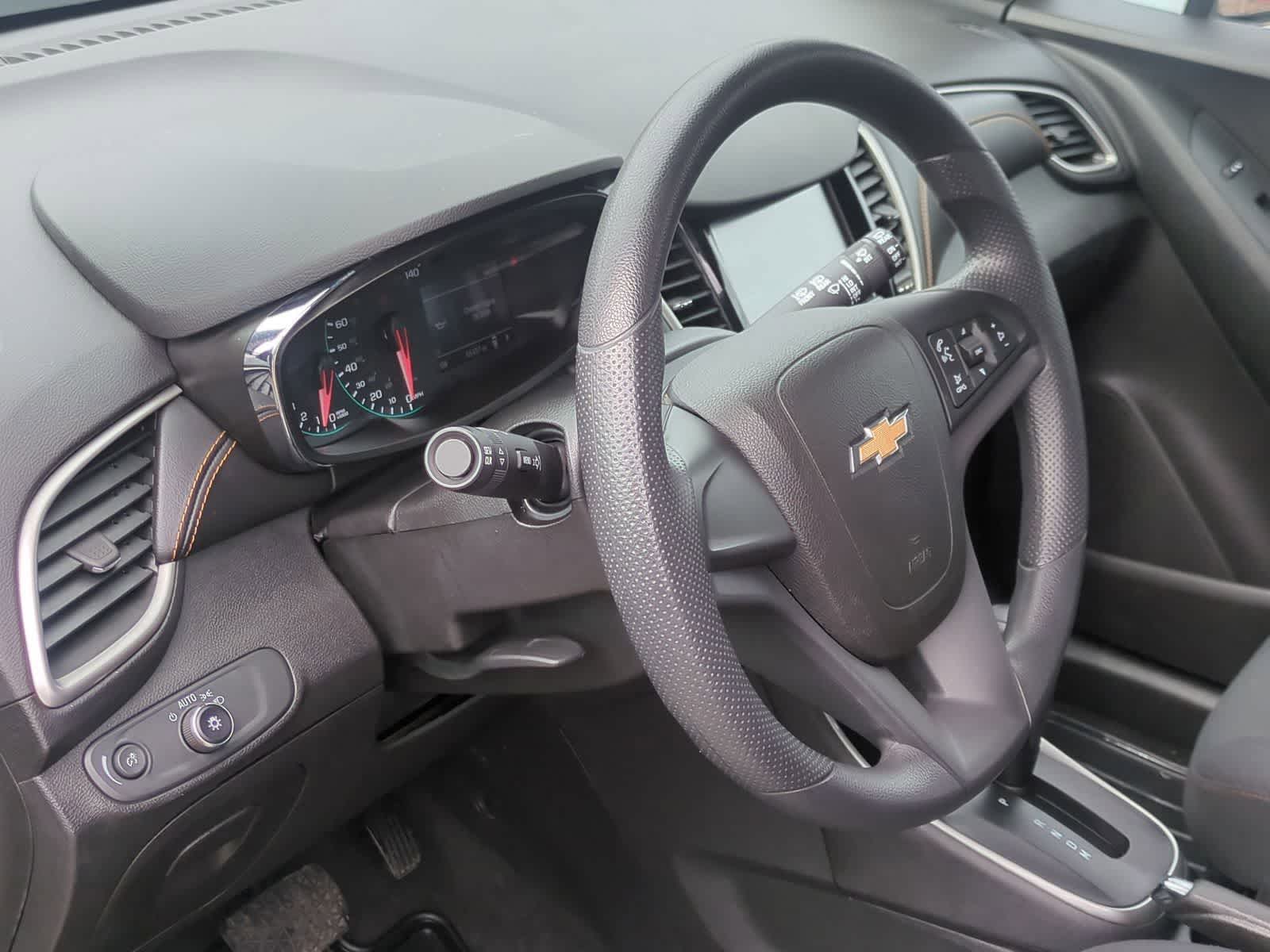 Thumbnail: 2017 Chevrolet Trax - 10