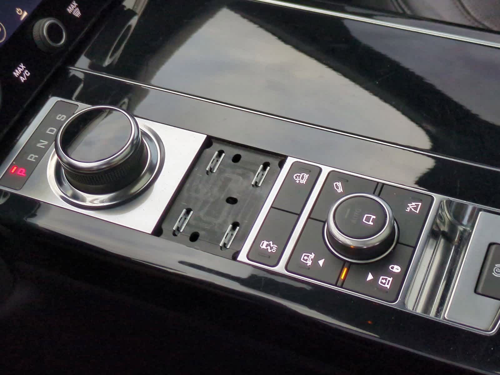 Thumbnail: 2018 Land Rover Range Rover - 34