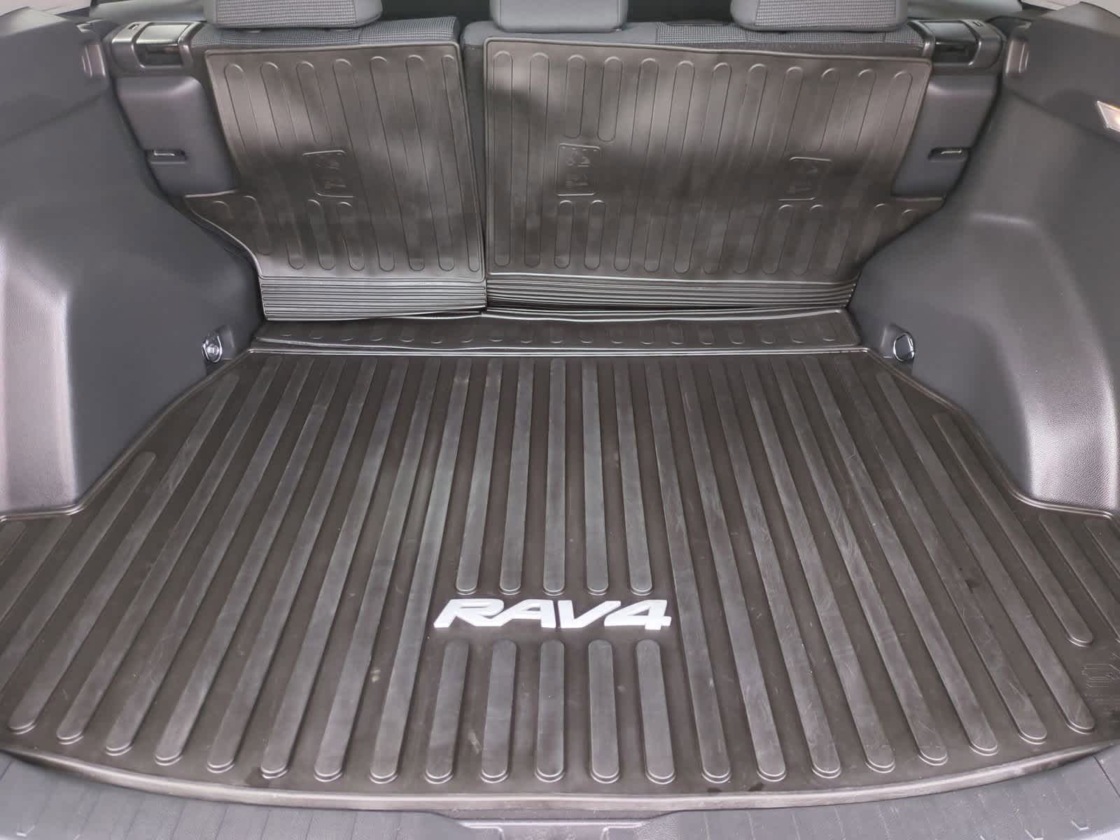 Thumbnail: 2023 Toyota RAV4 - 33