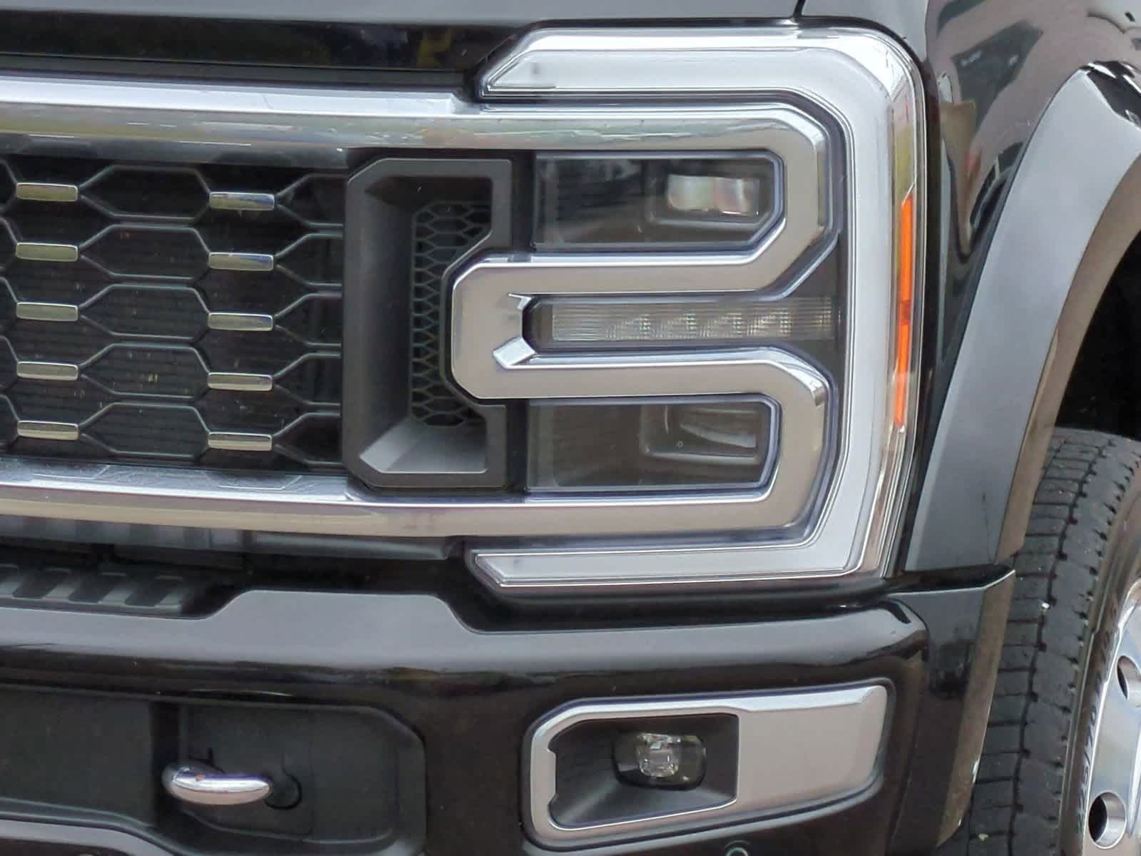 2023 Ford Econoline E-450 11