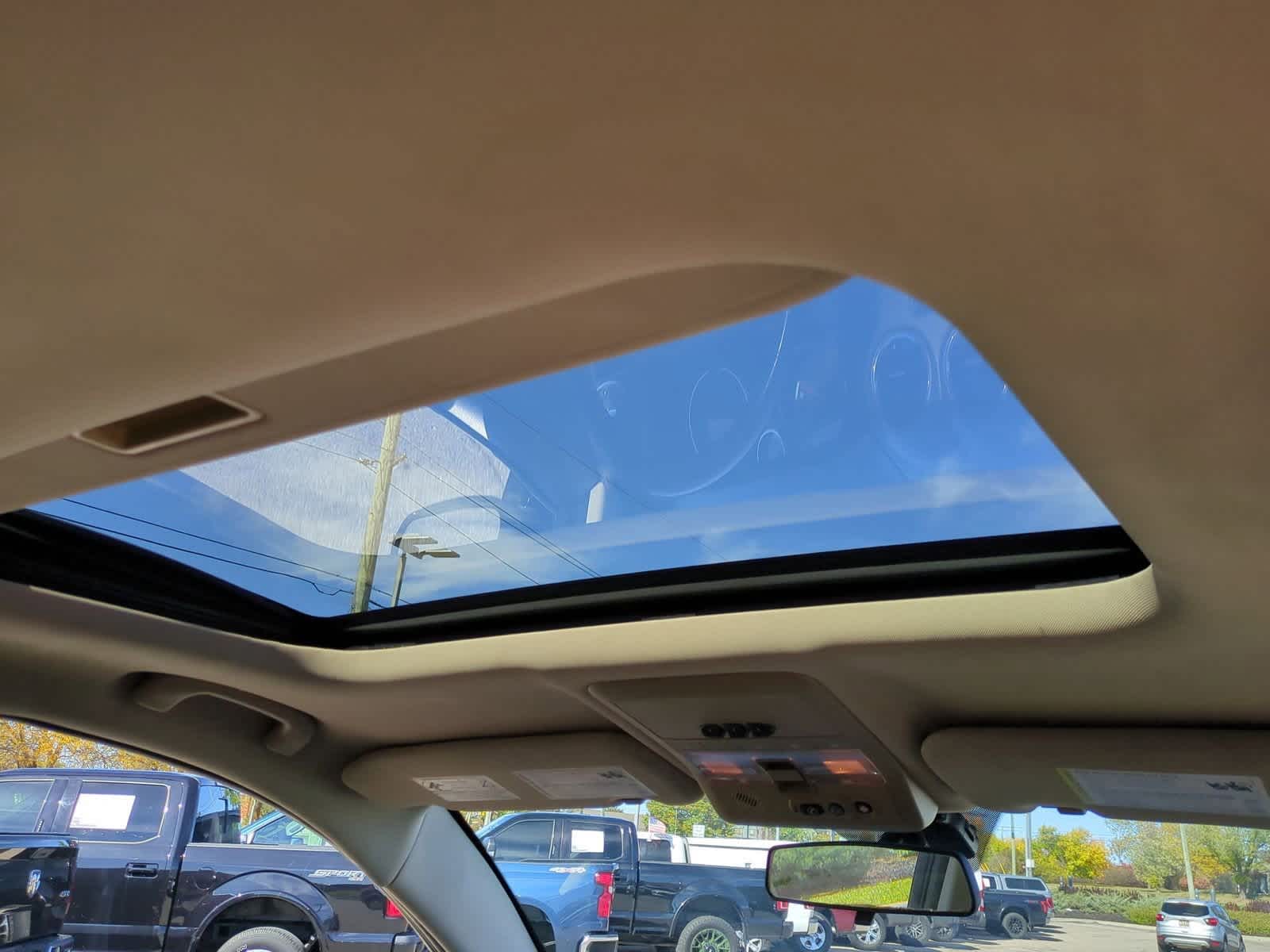 Thumbnail: 2009 Saturn VUE - 22