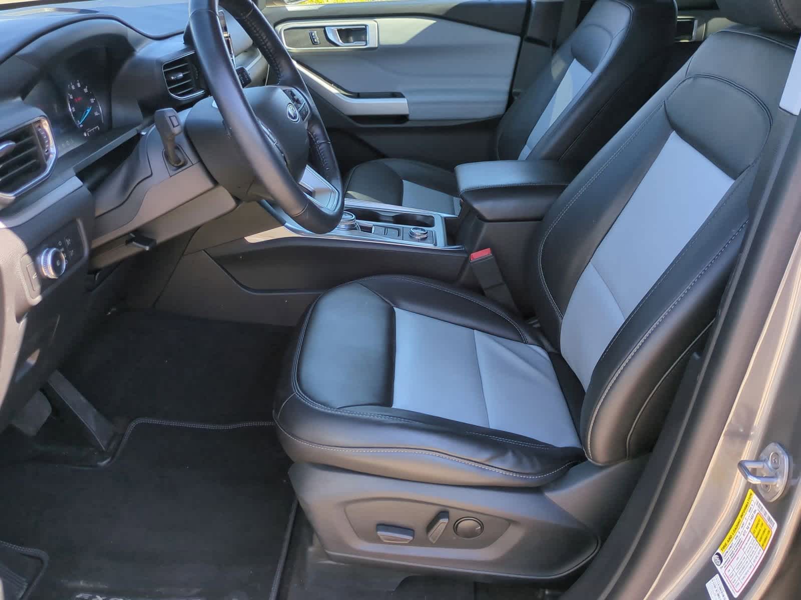 Thumbnail: 2022 Ford Explorer - 16