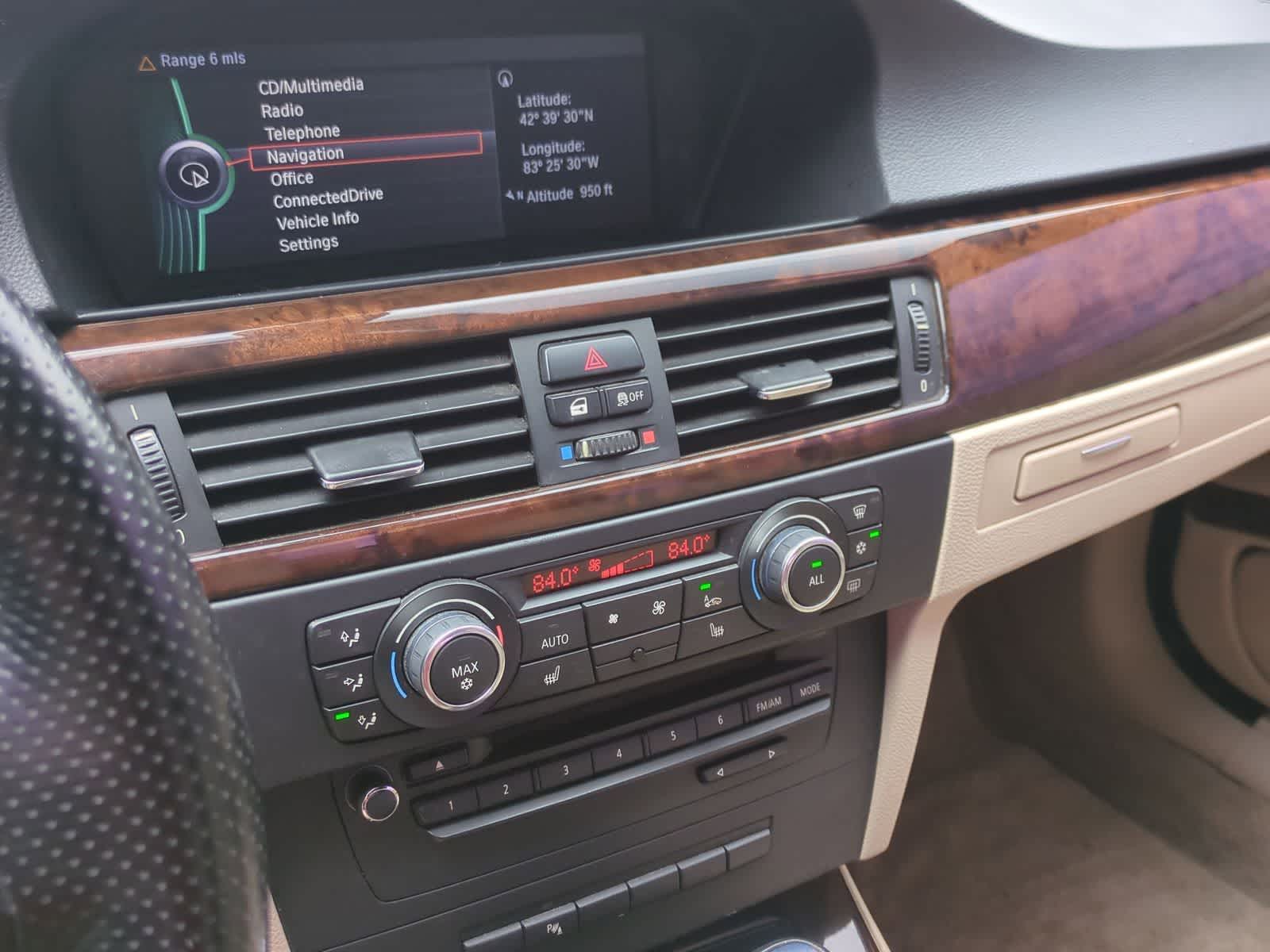 Thumbnail: 2012 BMW 3 Series - 26