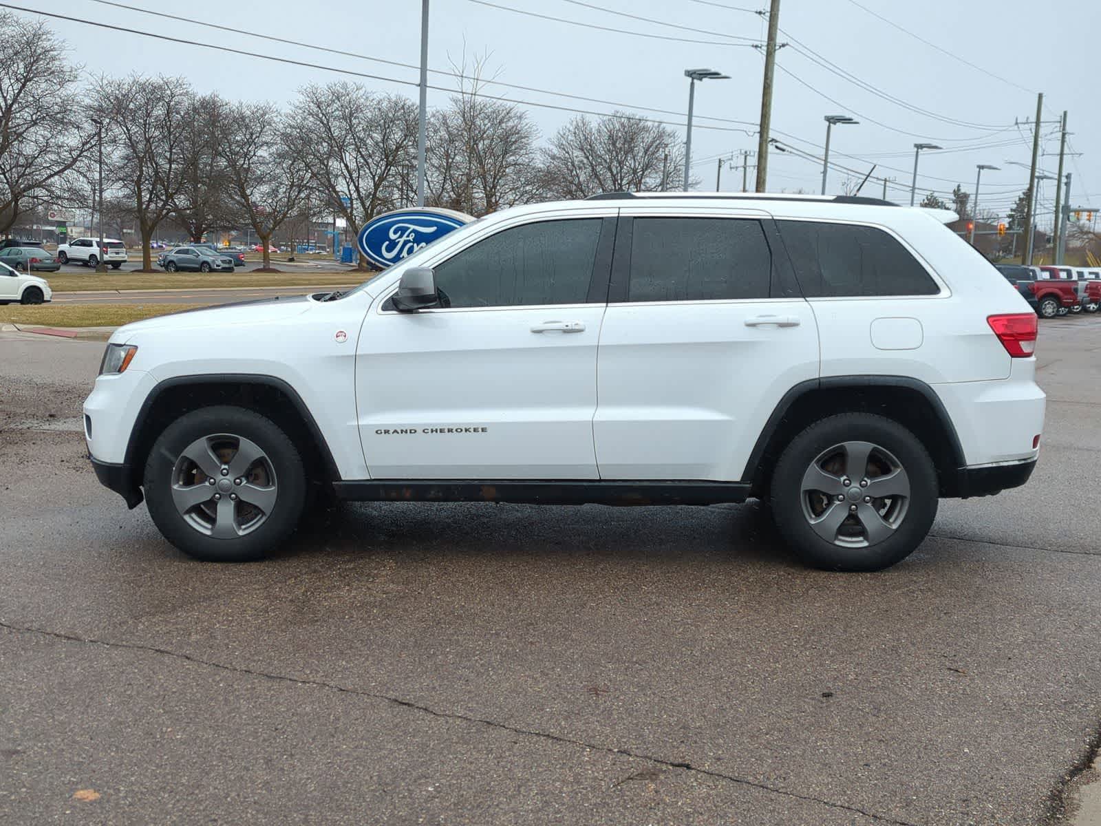 Thumbnail: 2013 Jeep Grand Cherokee - 5