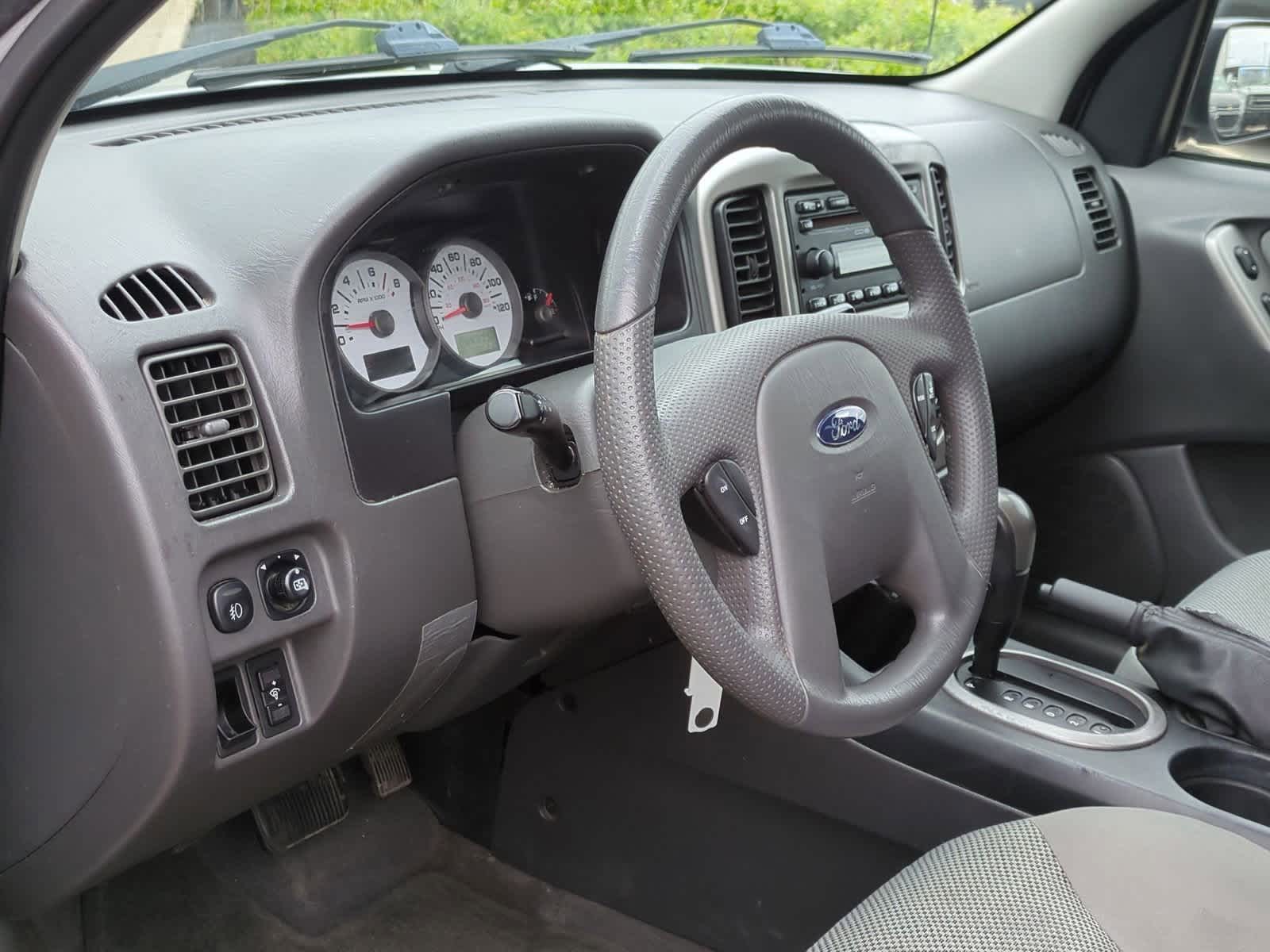Thumbnail: 2005 Ford Escape - 10