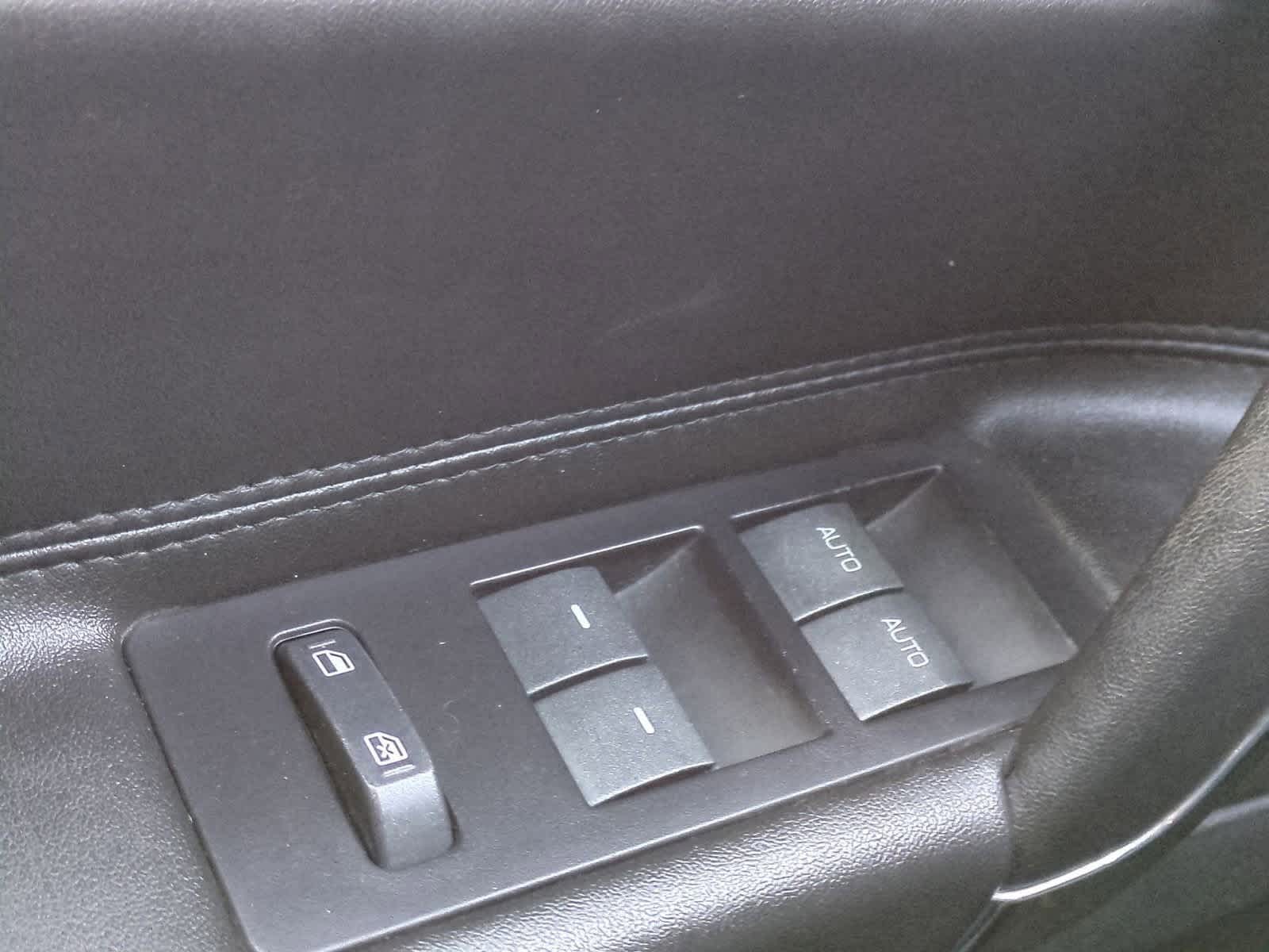 Thumbnail: 2012 Lincoln MKZ - 28