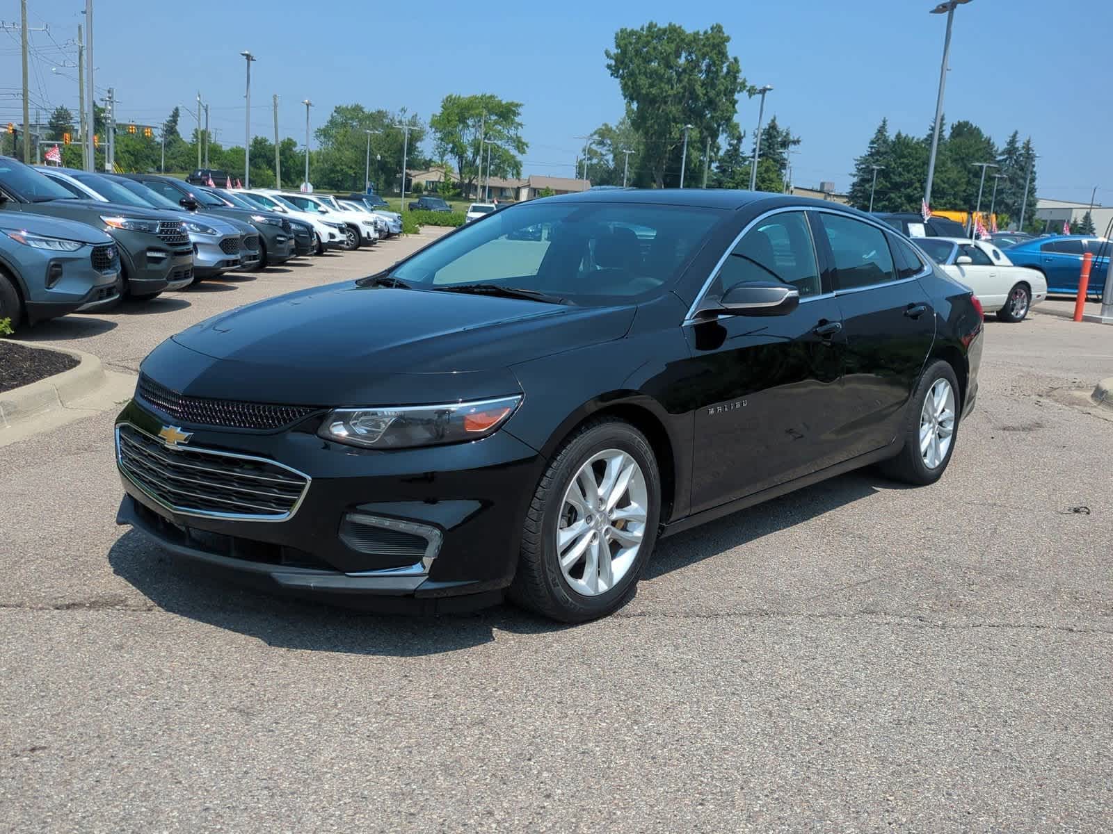 Thumbnail: 2016 Chevrolet Malibu - 4