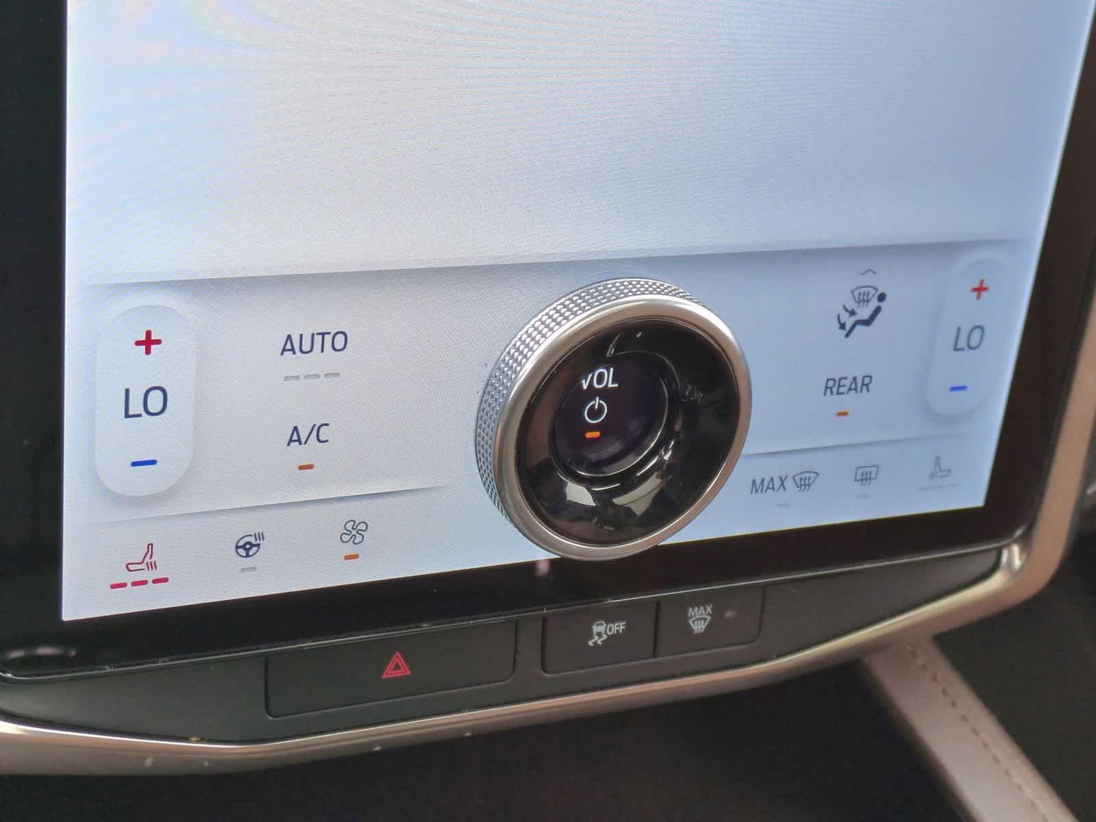 Thumbnail: 2022 Ford Expedition - 28