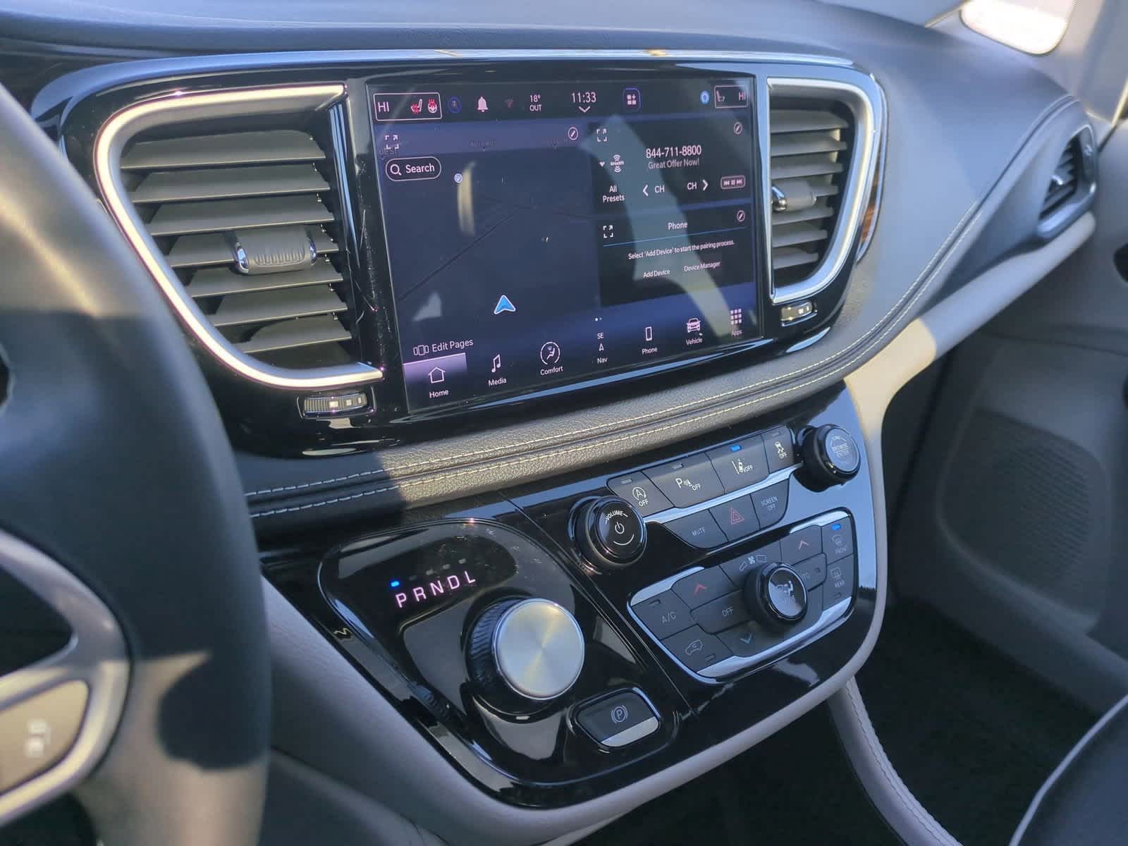 Thumbnail: 2023 Chrysler Pacifica - 31