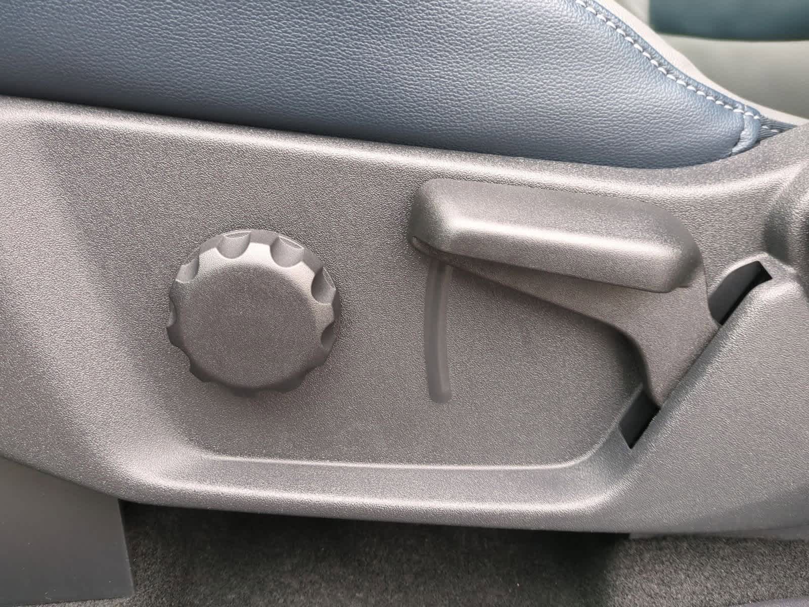 Thumbnail: 2023 Ford Bronco - 18