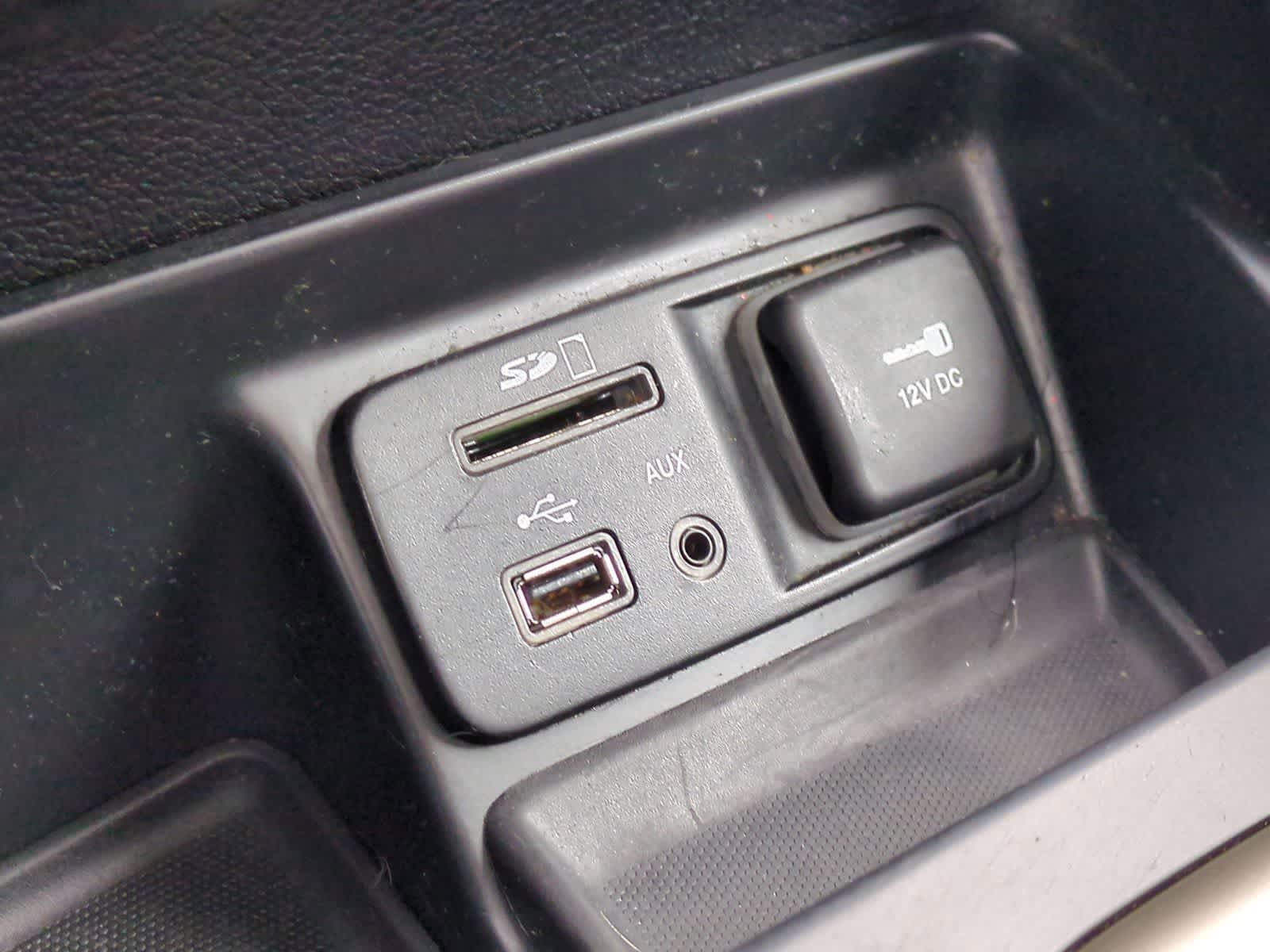 Thumbnail: 2014 Jeep Cherokee - 33