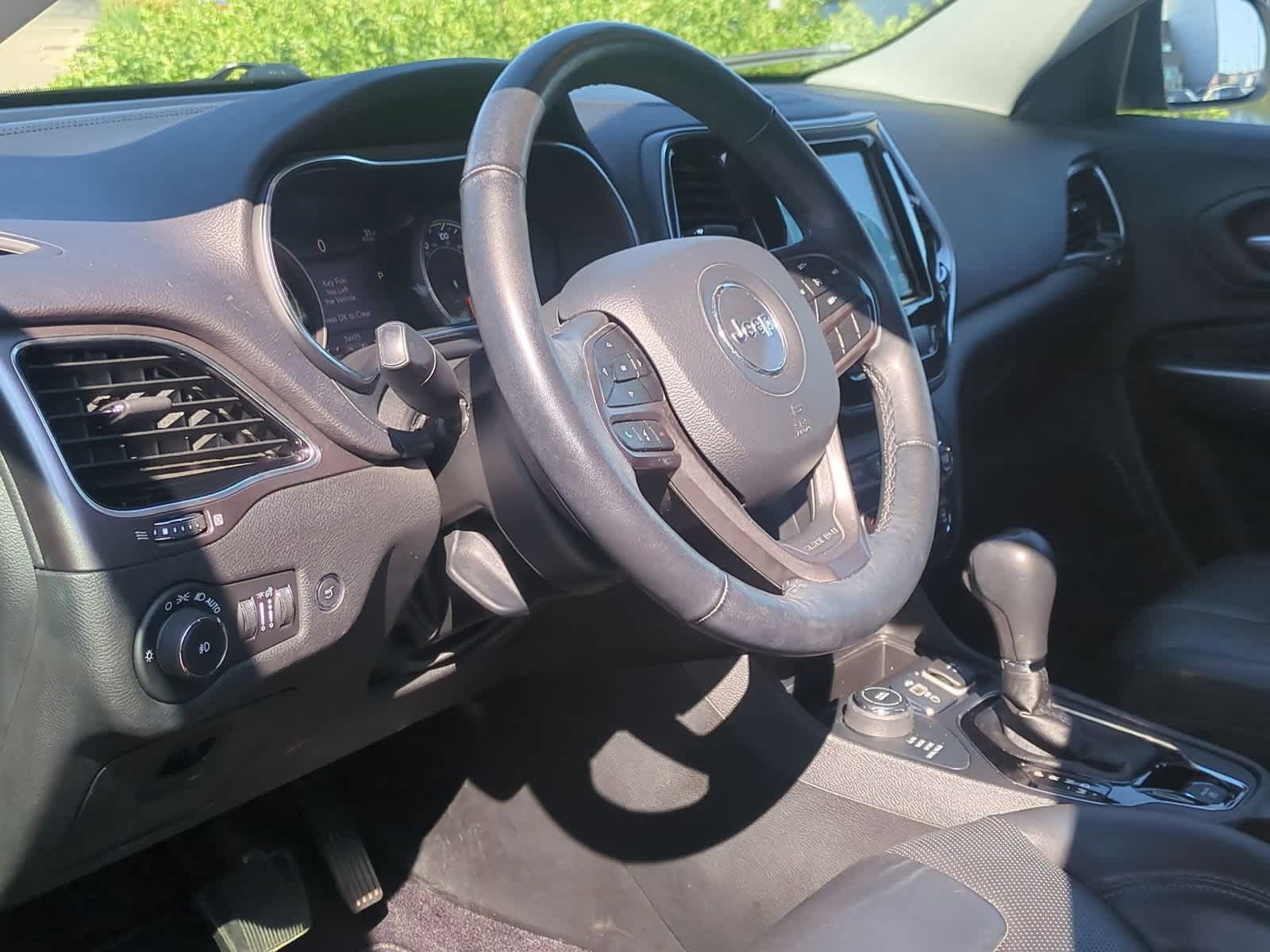 Thumbnail: 2019 Jeep Cherokee - 10