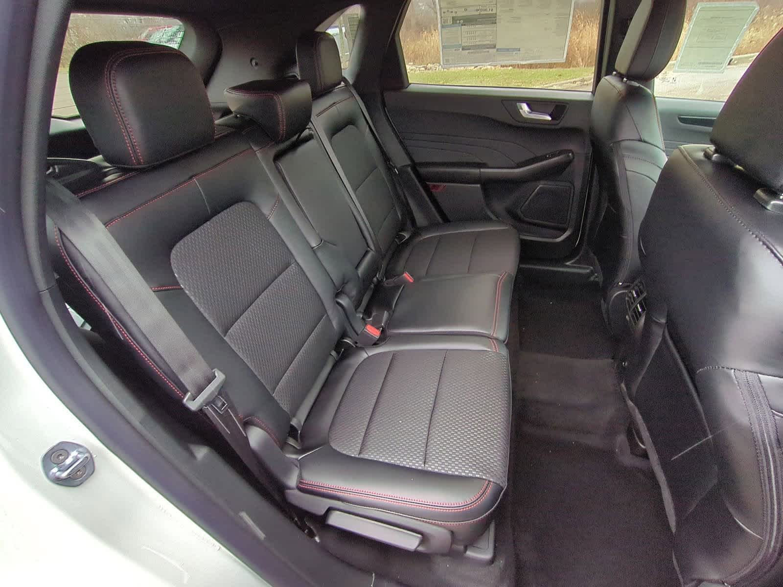 2025 Ford Escape ST-Line 19