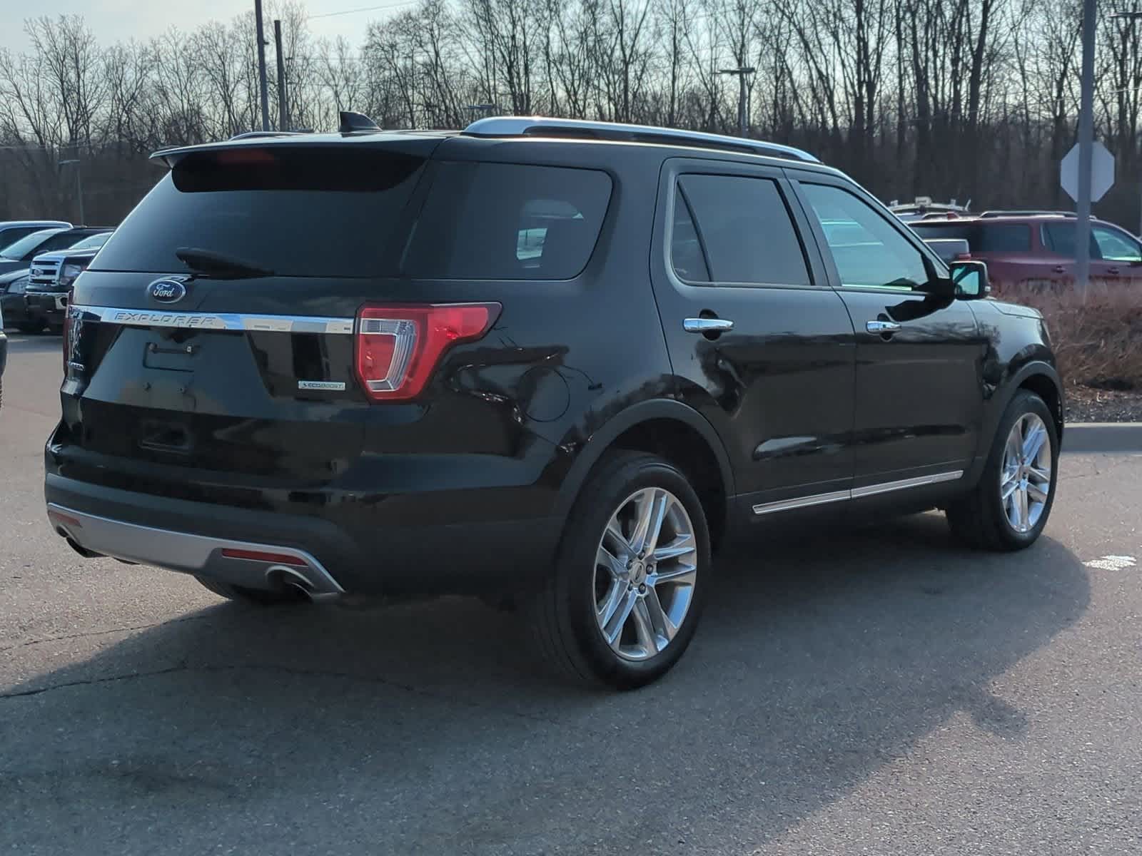 Thumbnail: 2016 Ford Explorer - 8