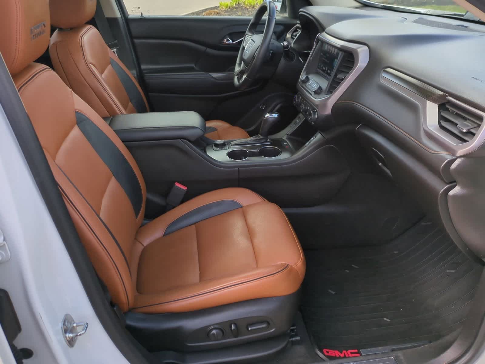 Thumbnail: 2017 GMC Acadia - 23