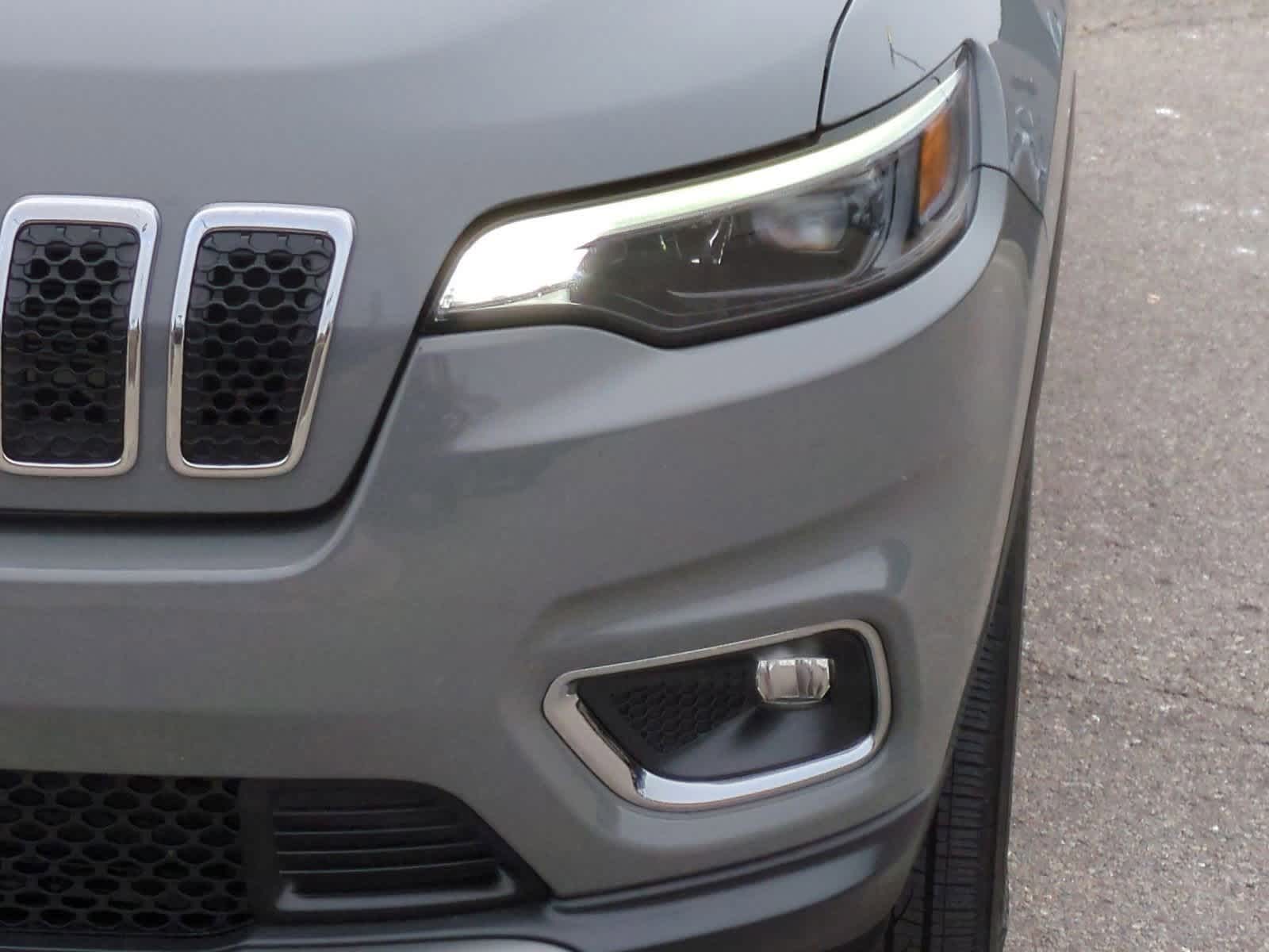 Thumbnail: 2020 Jeep Cherokee - 11